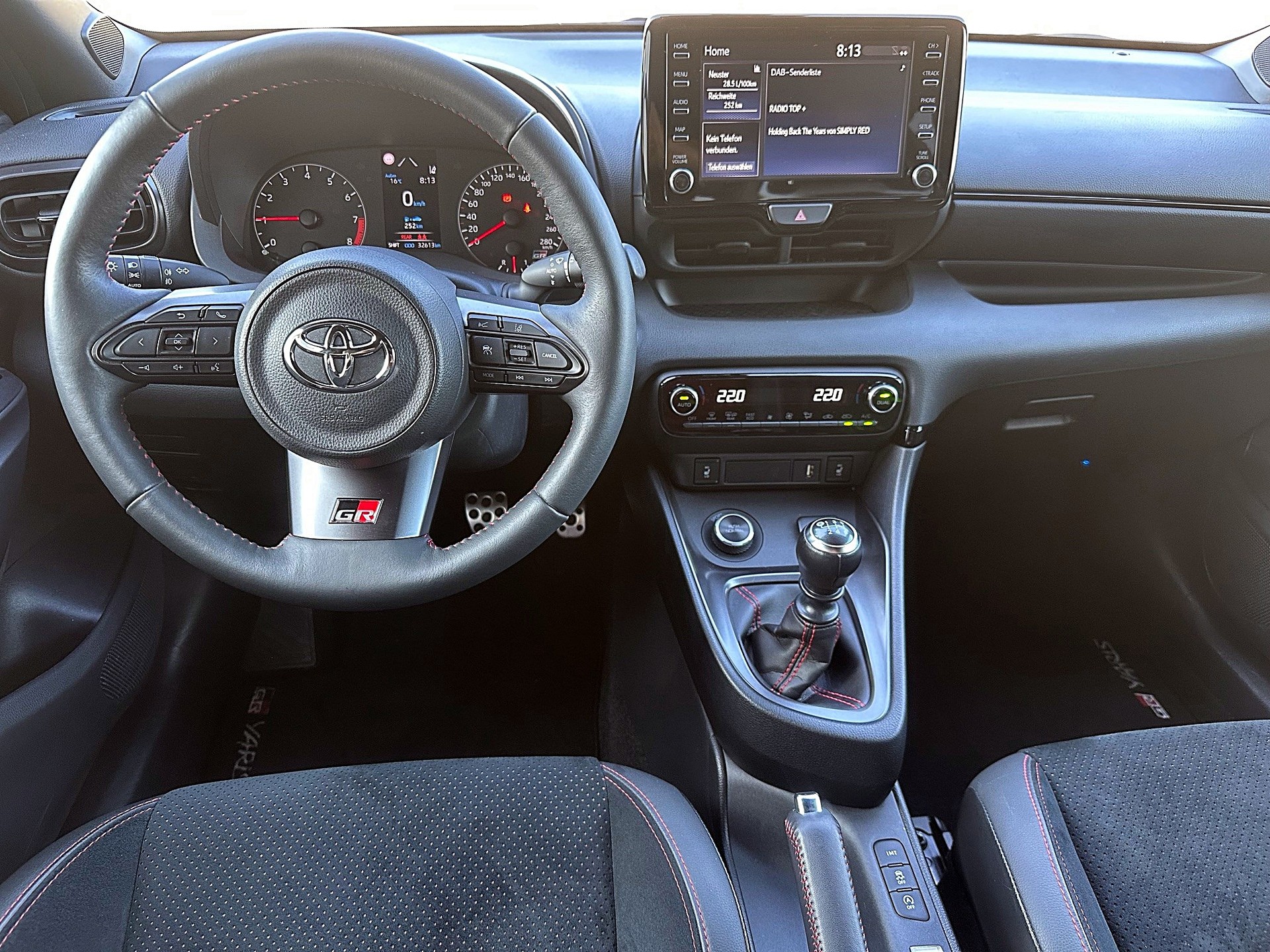 TOYOTA Yaris 1.6 GR Sport-image-9