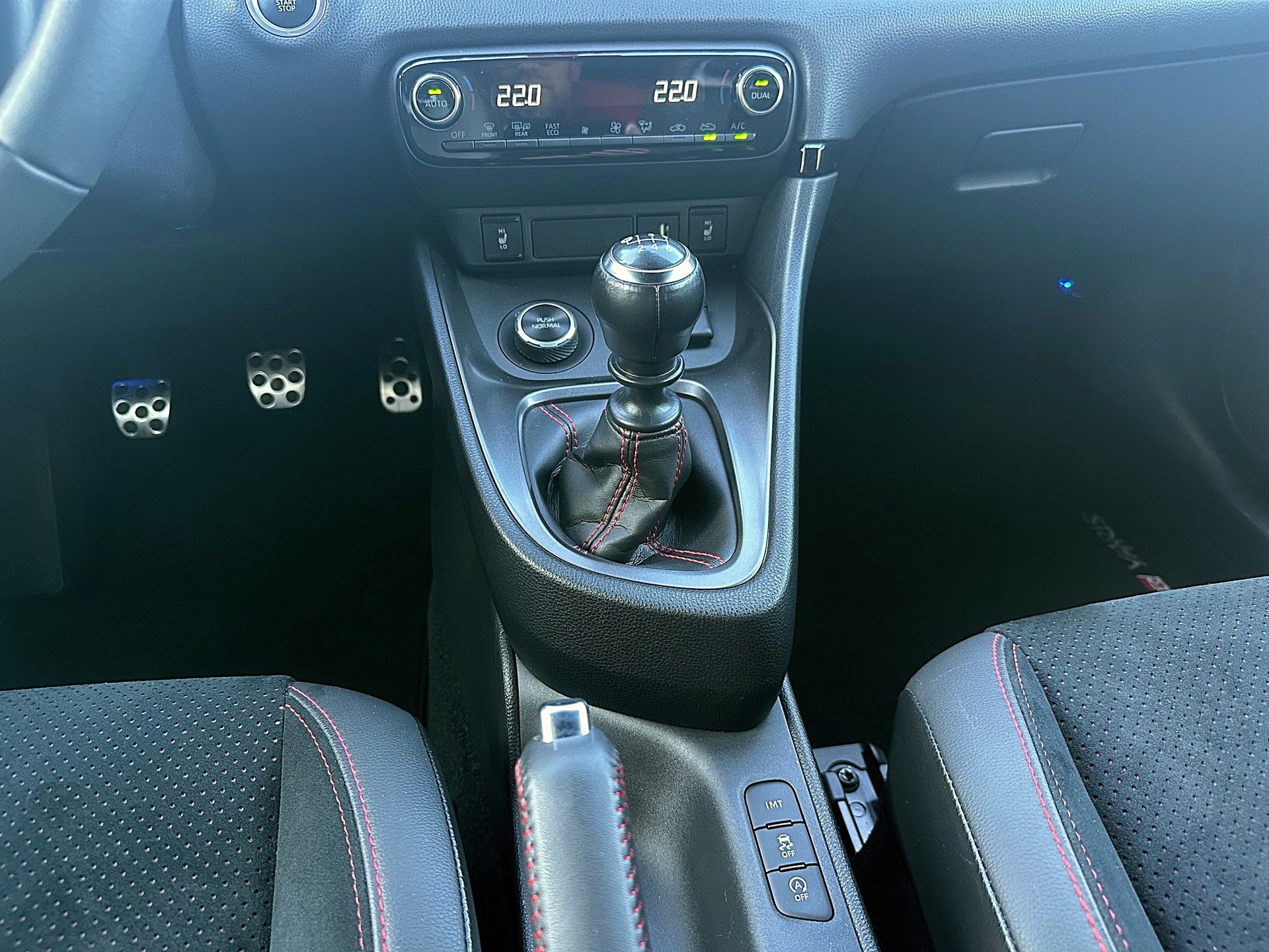 TOYOTA Yaris 1.6 GR Sport-image-11