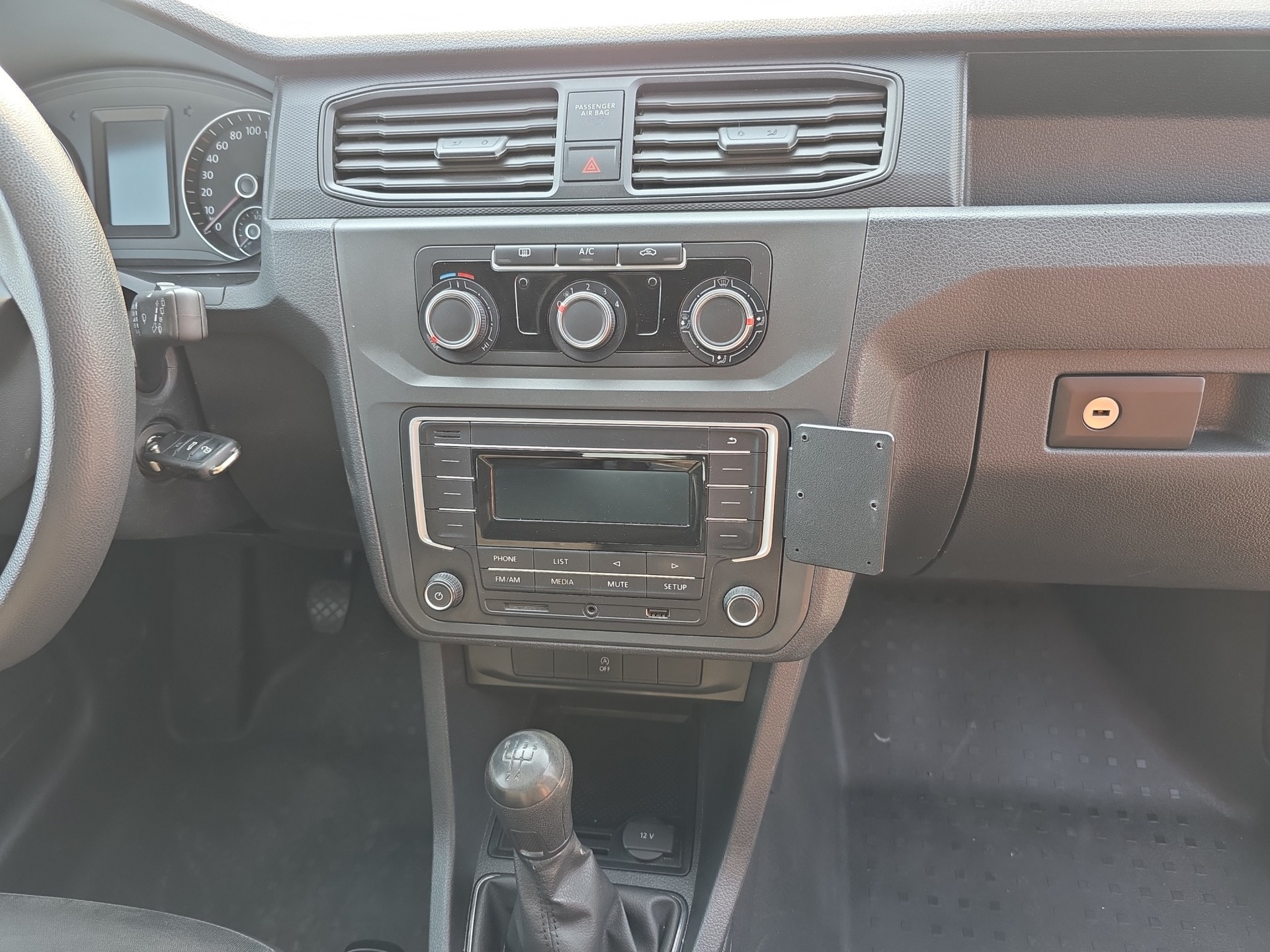 VW Caddy Maxi 2.0TDI BlueMotion Technology-image-7
