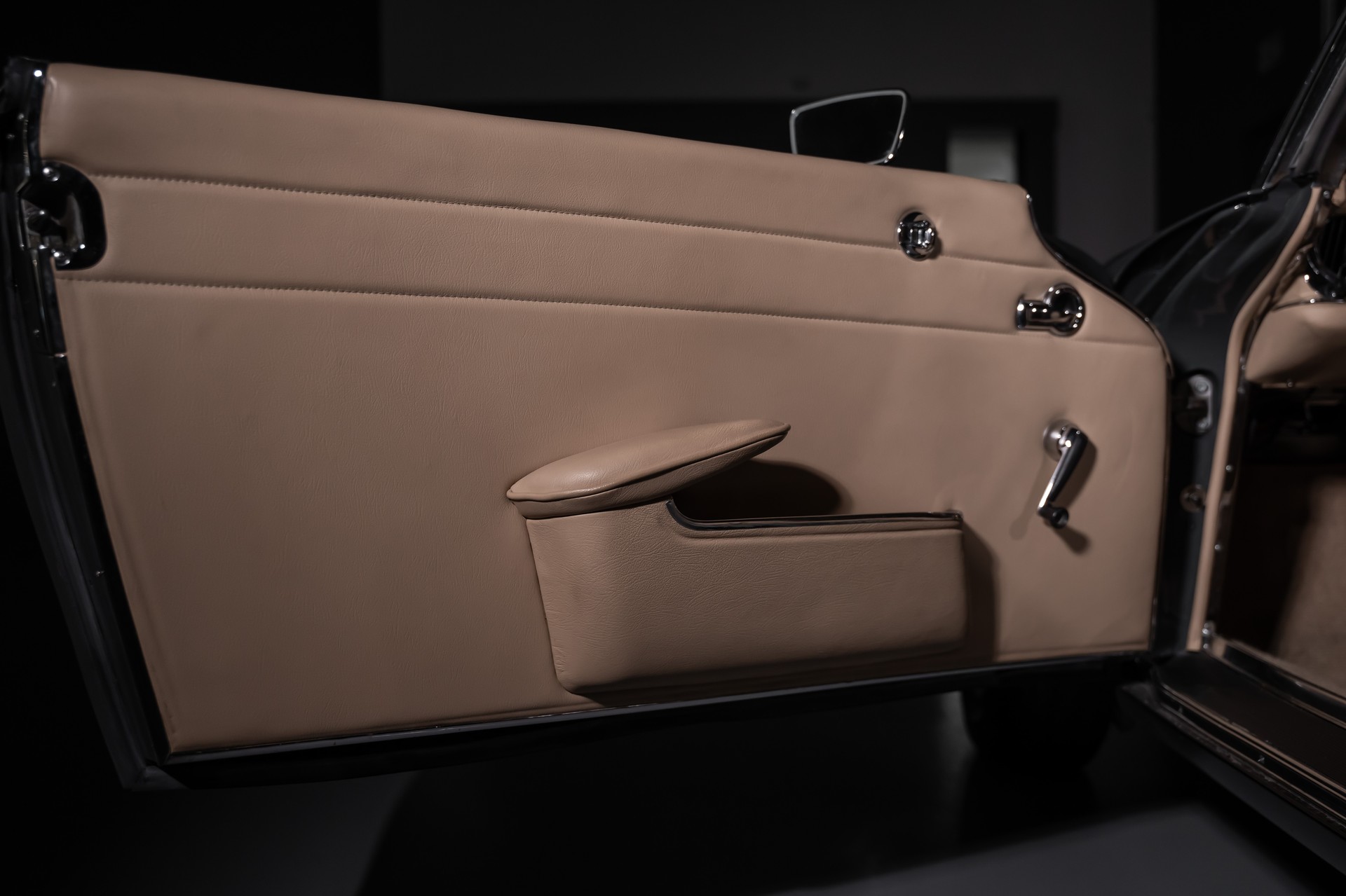MERCEDES-BENZ SL 230 Pagode-image-19