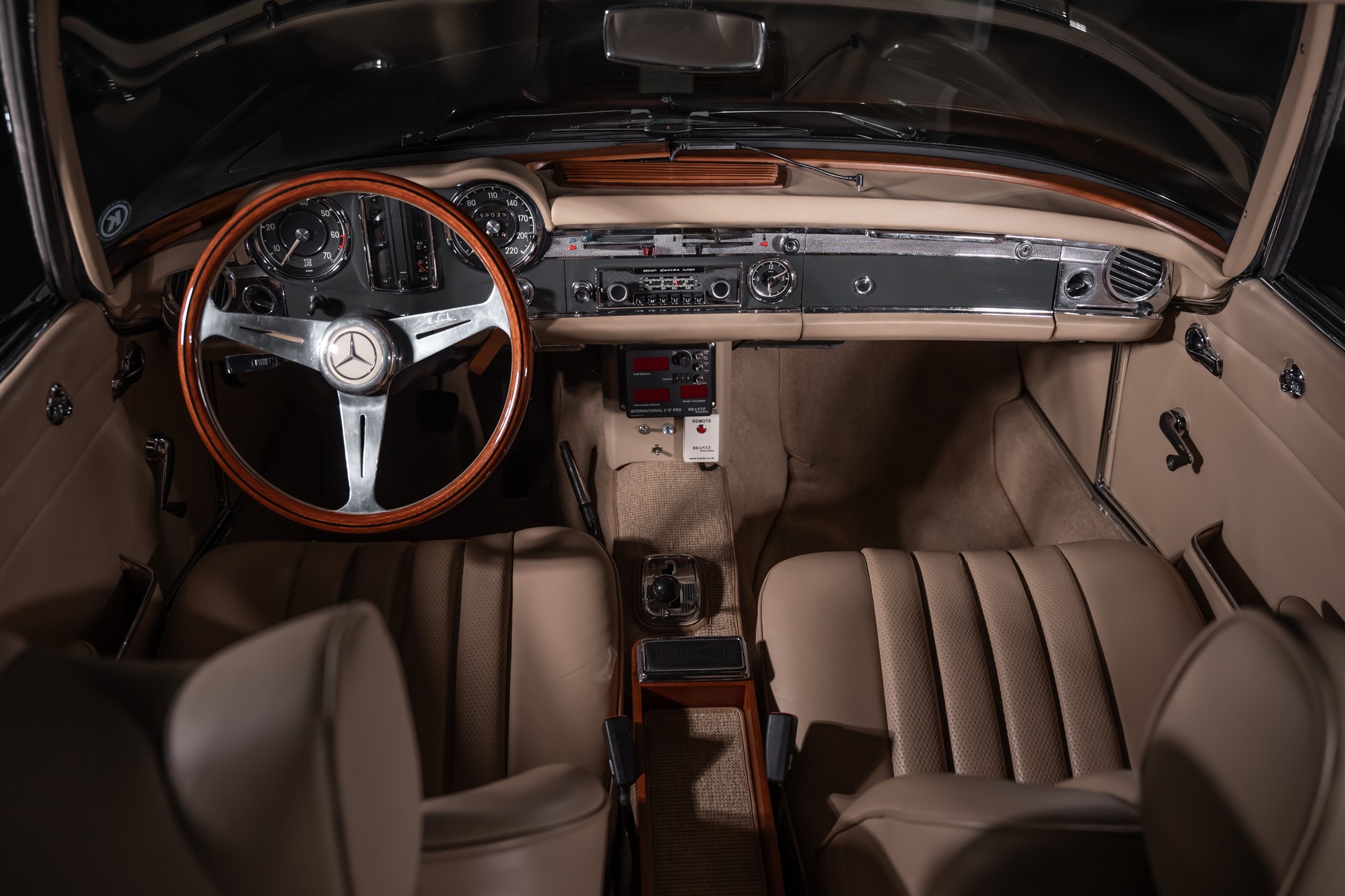 MERCEDES-BENZ SL 230 Pagode-image-14