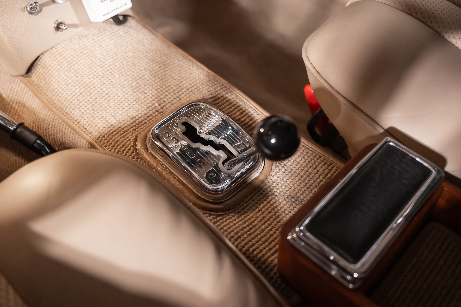 MERCEDES-BENZ SL 230 Pagode-image-20