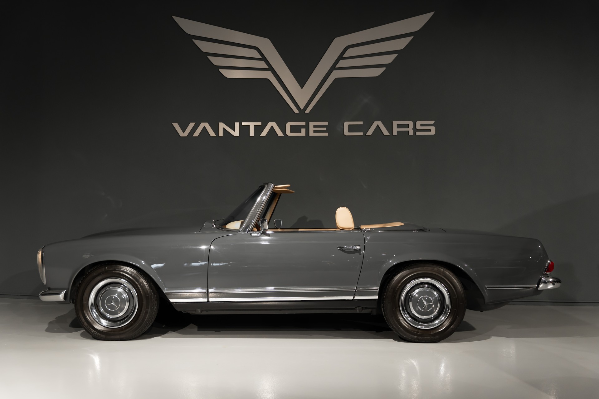 MERCEDES-BENZ SL 230 Pagode-showroom-element-1