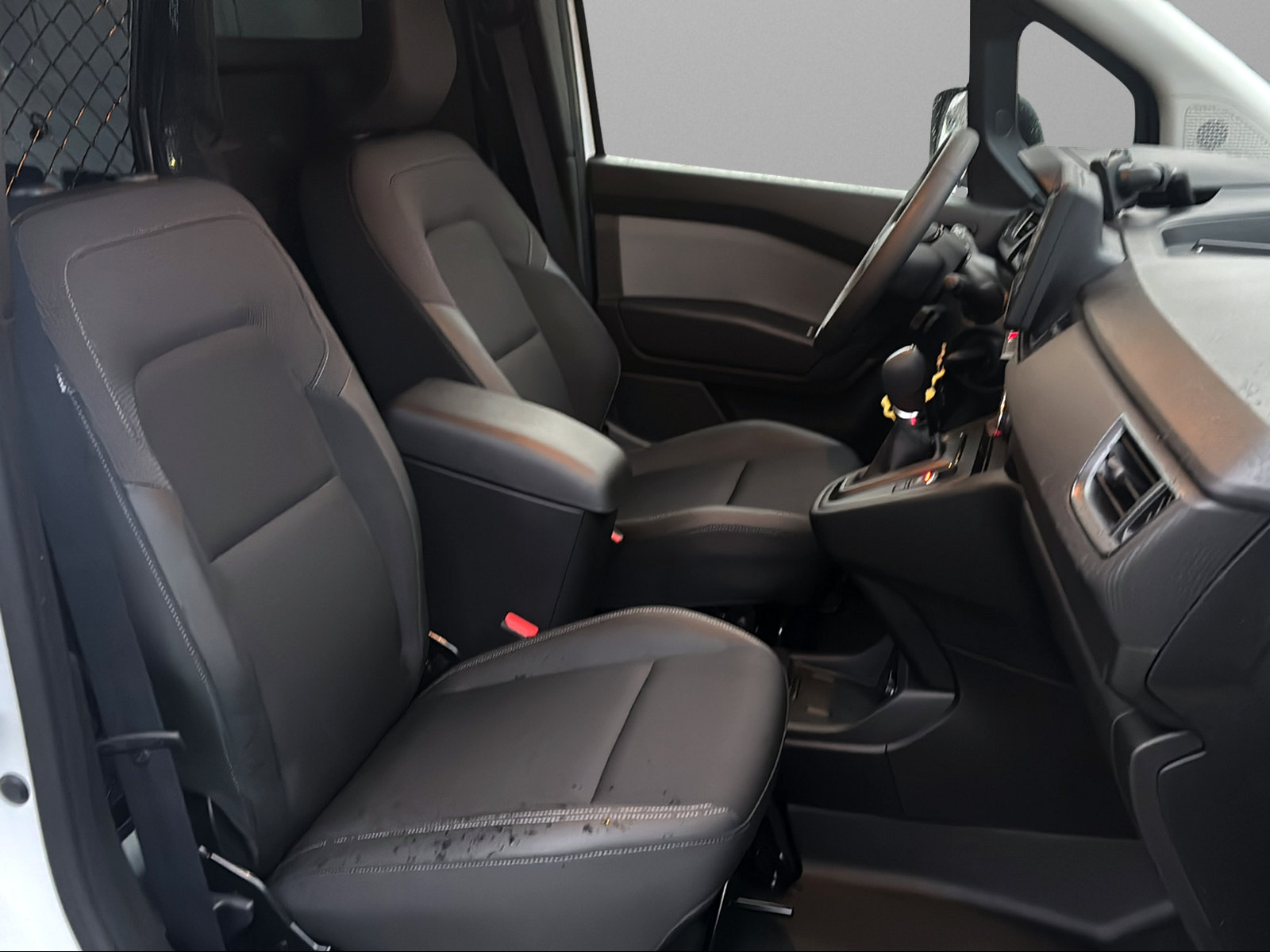 RENAULT Kangoo Van 1.5 dCi Standard L2 115 Extra EDC-image-9