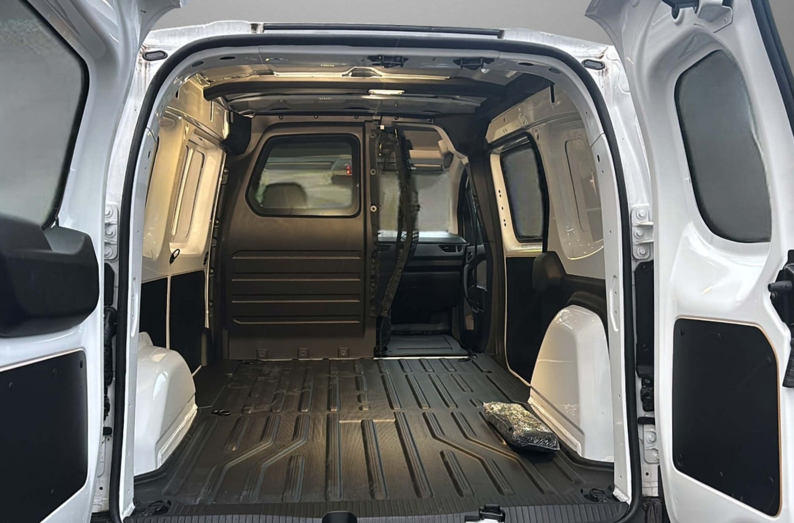 RENAULT Kangoo Van 1.5 dCi Standard L2 115 Extra EDC-image-7