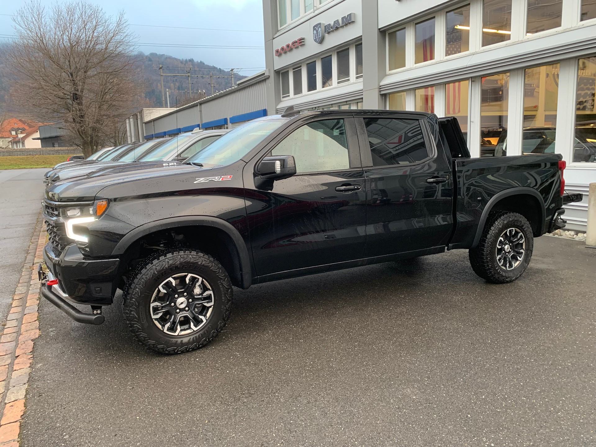 CHEVROLET Silverado Crew Cab 1500 ZR2 6.2l V8 4WD MY25-image-1