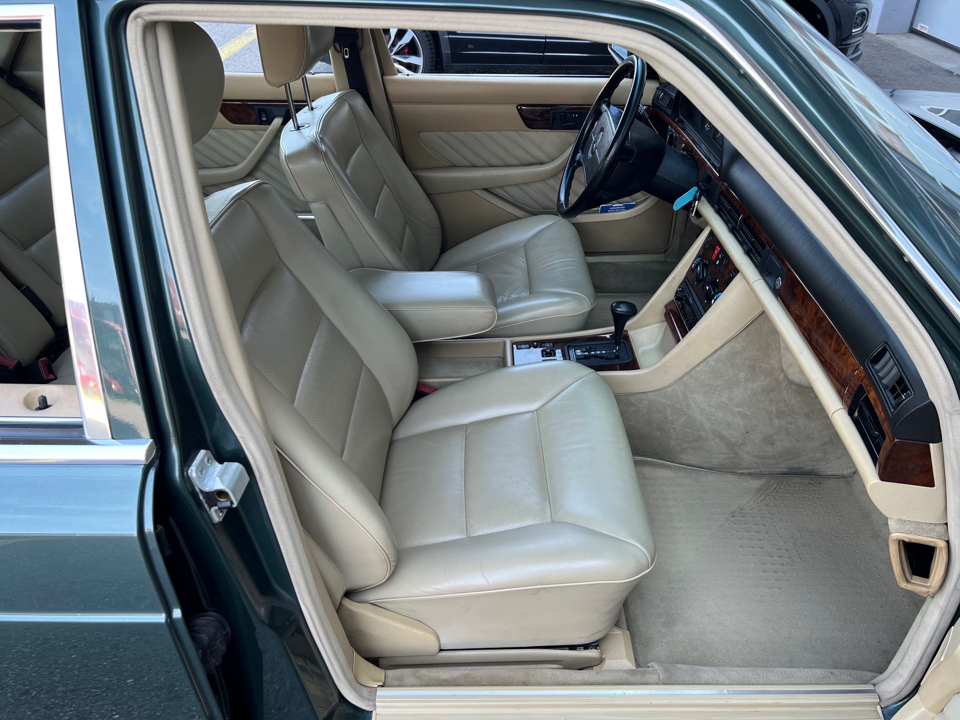MERCEDES-BENZ 300 SE VETERAN-image-15