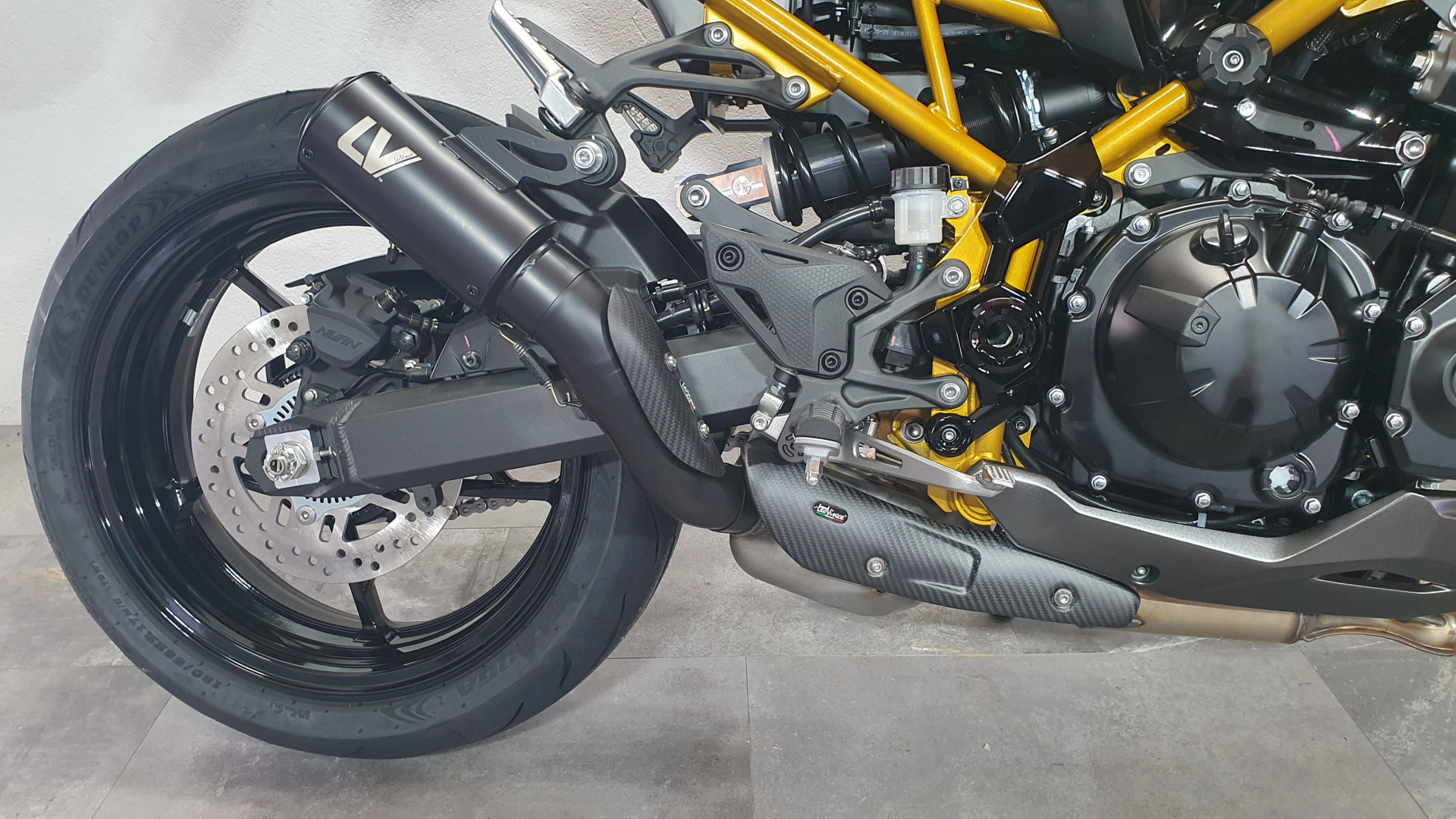 KAWASAKI Z 900-image-6