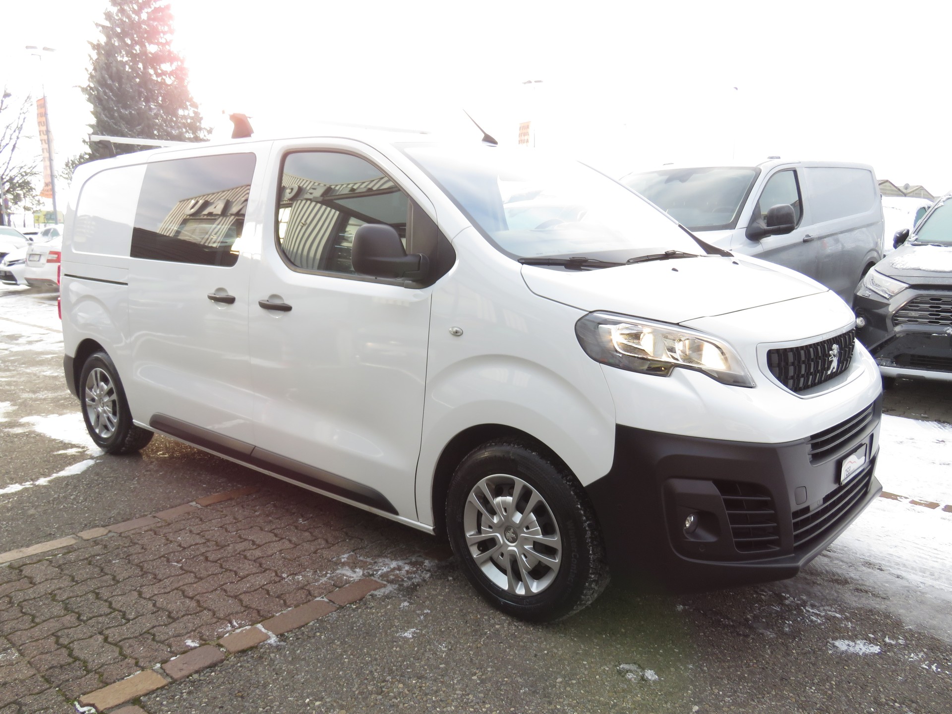 PEUGEOT Expert 2.0 BlueHDi 150 S&S Premium Standard-showroom-element-2