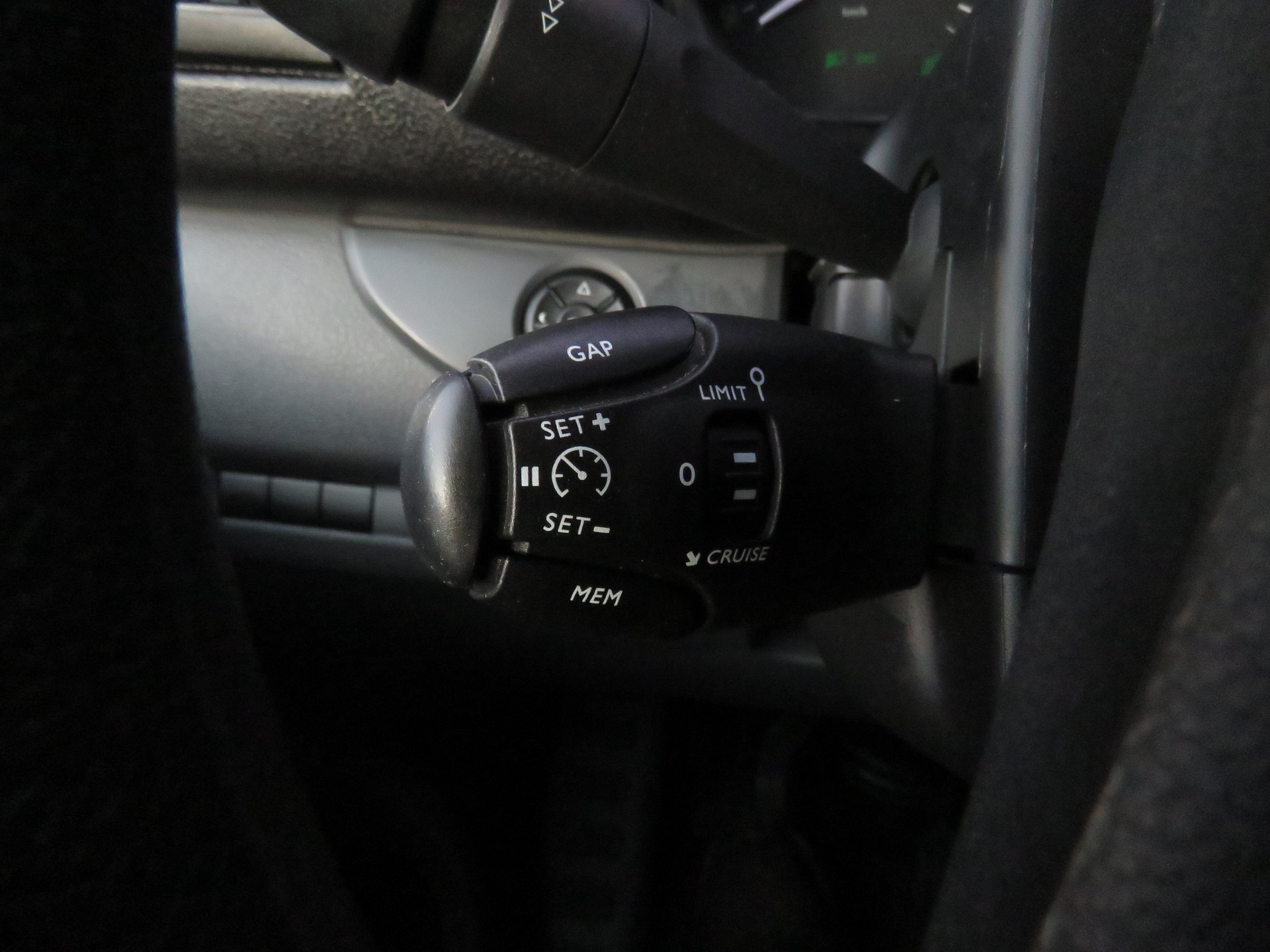 PEUGEOT Expert 2.0 BlueHDi 150 S&S Premium Standard-image-12