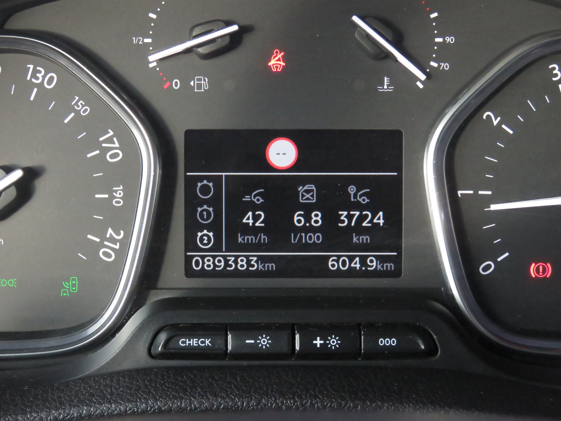 PEUGEOT Expert 2.0 BlueHDi 150 S&S Premium Standard-image-15