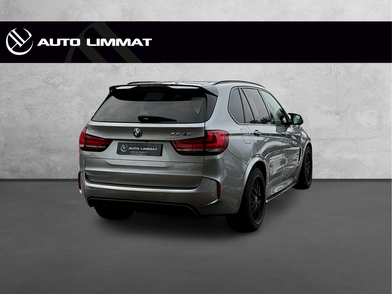BMW X5M Steptronic-showroom-element-3