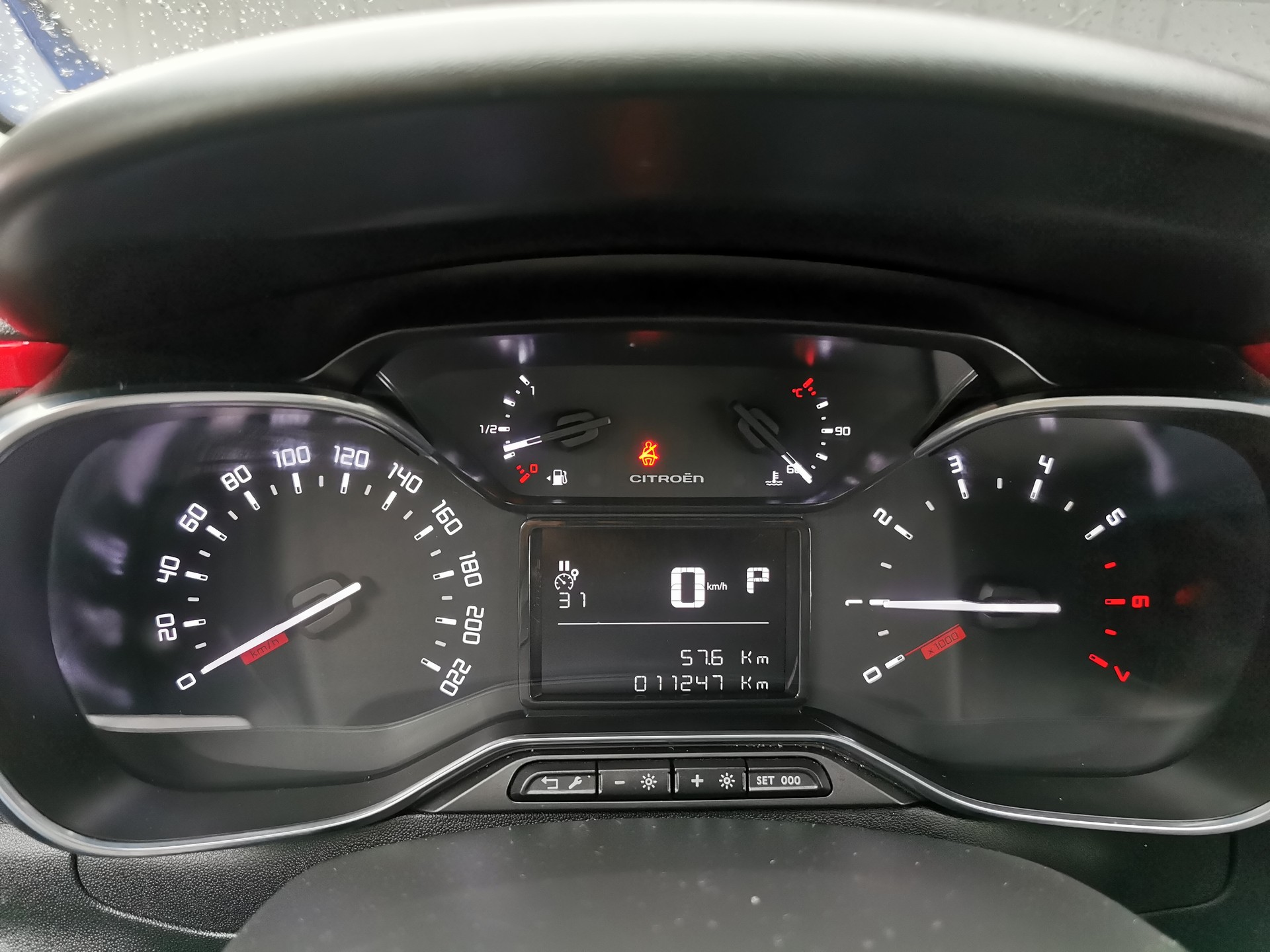 CITROEN C3 1.2i Shine EAT-image-10