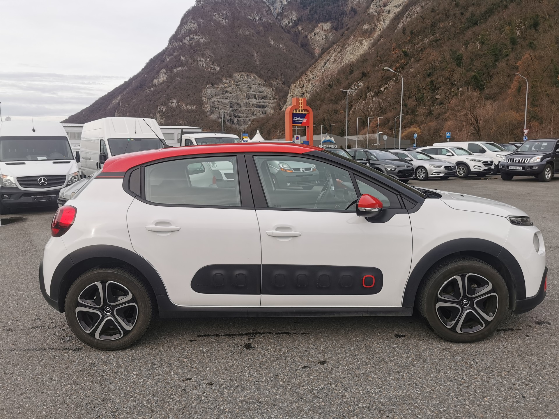 CITROEN C3 1.2i Shine EAT-image-11