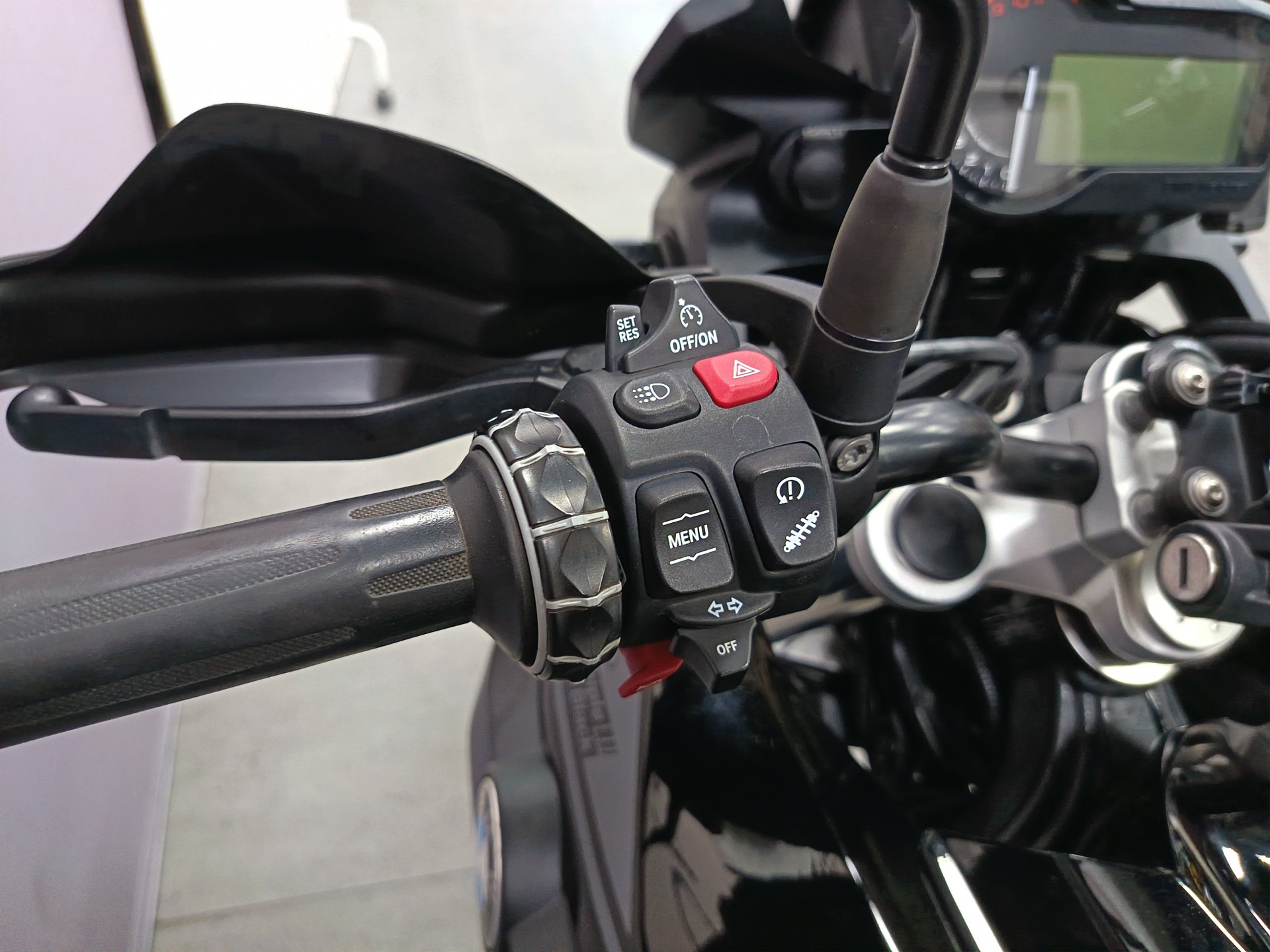 BMW F 750 GS Triple Black ***Bridable A2***-image-6
