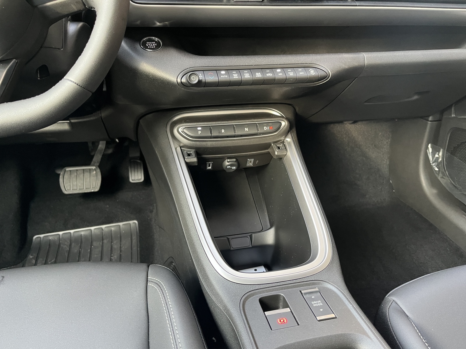 JEEP Avenger 1.2 MHEV Upland Pack Plus 4xe-image-11