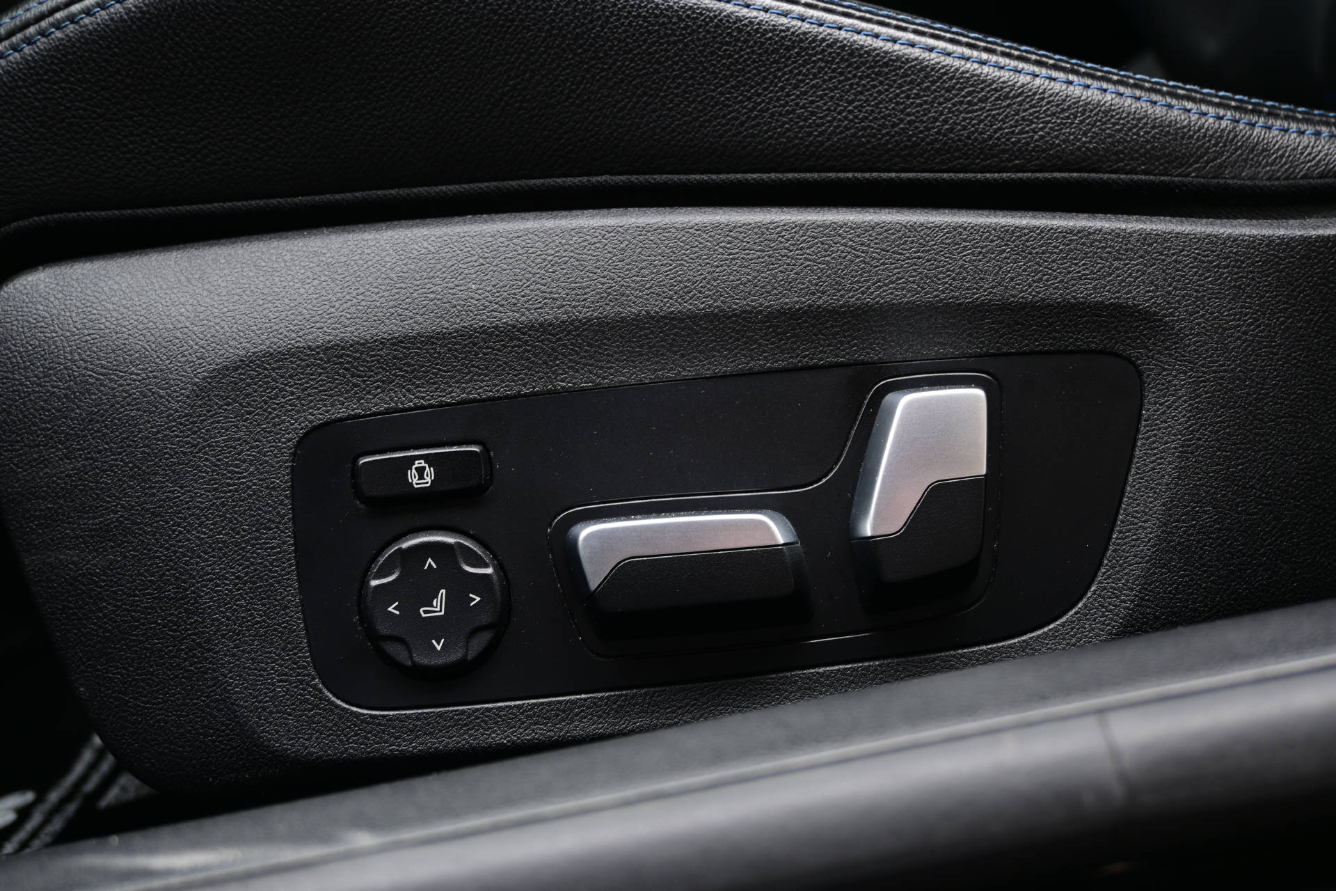 BMW M440i xDrive Coupé *Head up Display*Harman Kardon*Driving Assistant*-image-11