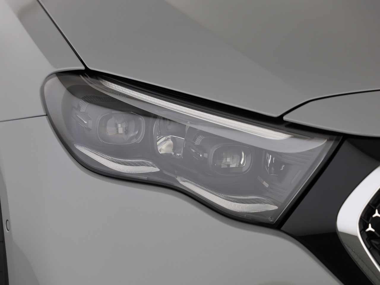 MERCEDES-BENZ E 400 e 4Matic EQ Hybrid 9G-Tronic-image-18