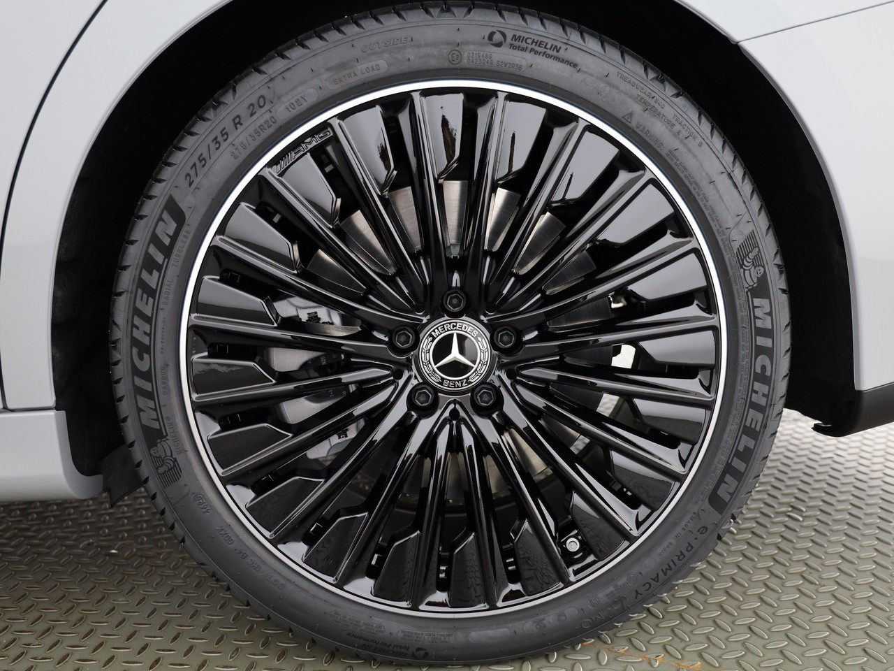 MERCEDES-BENZ E 400 e 4Matic EQ Hybrid 9G-Tronic-image-21