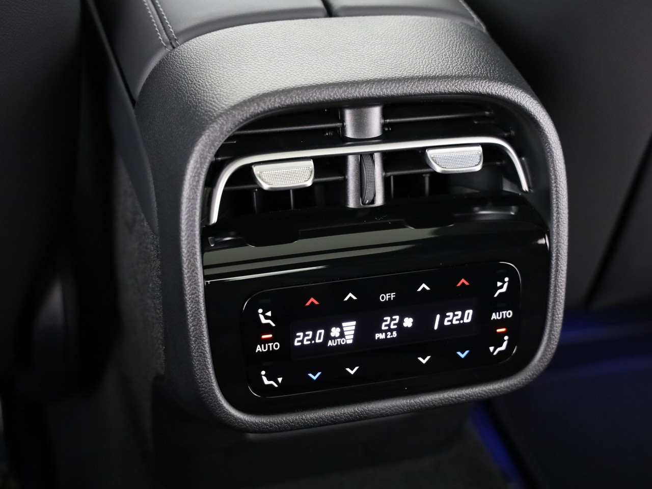 MERCEDES-BENZ E 400 e 4Matic EQ Hybrid 9G-Tronic-image-17