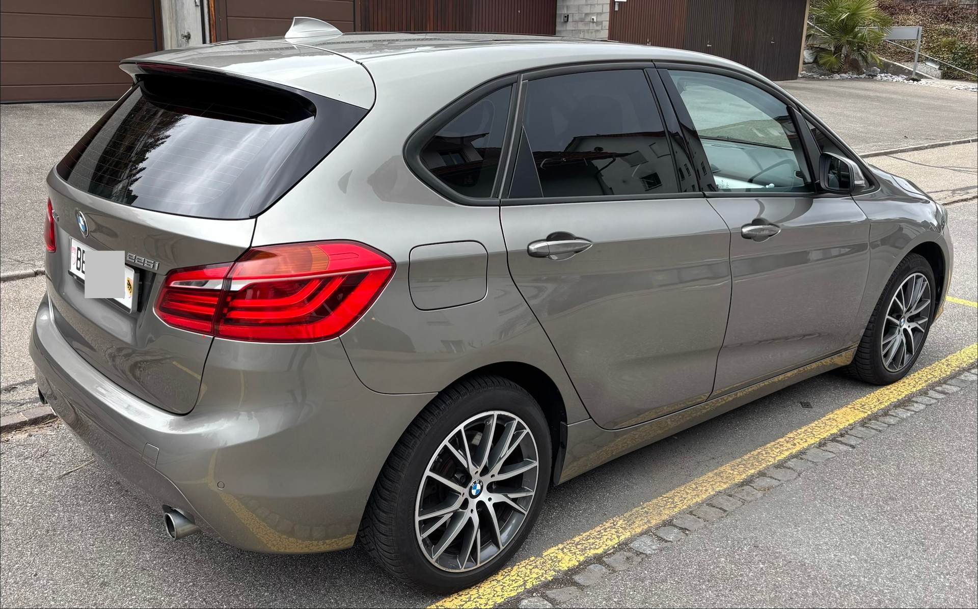 BMW 225i xDrive Active Tourer Luxury Line Steptronic-image-3