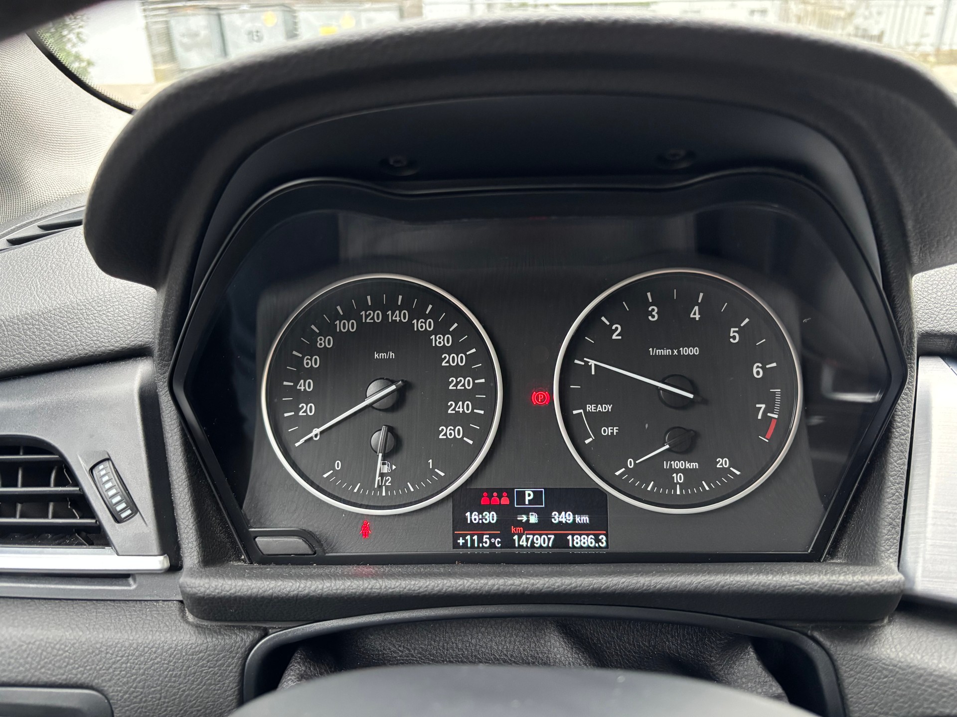 BMW 225i xDrive Active Tourer Luxury Line Steptronic-image-7