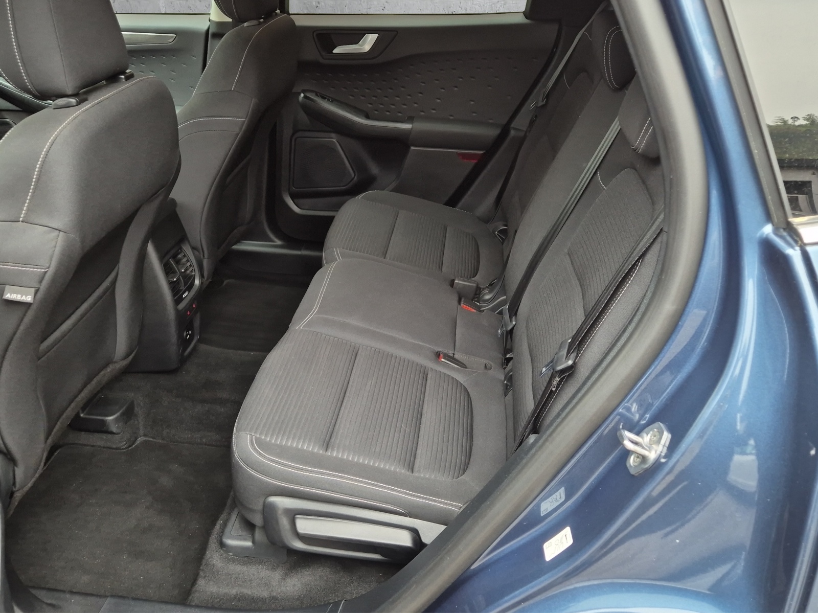 FORD Kuga 2.0 EcoBlue Hybrid Titanium 2WD-image-13
