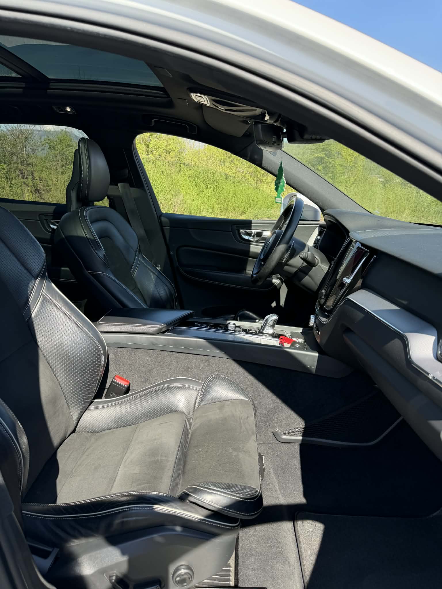 VOLVO XC60 T8 eAWD R-Design Geartronic-image-8