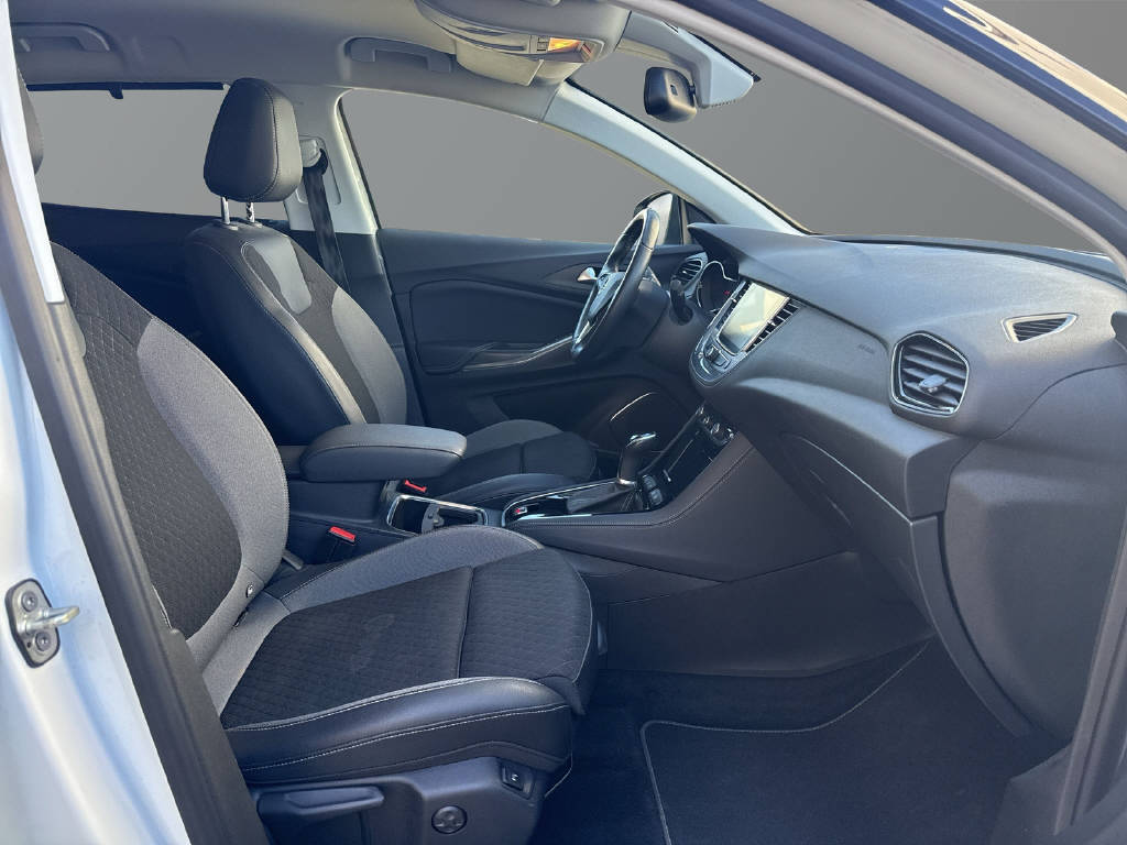 OPEL Grandland X 1.6 T Ultimate-image-12