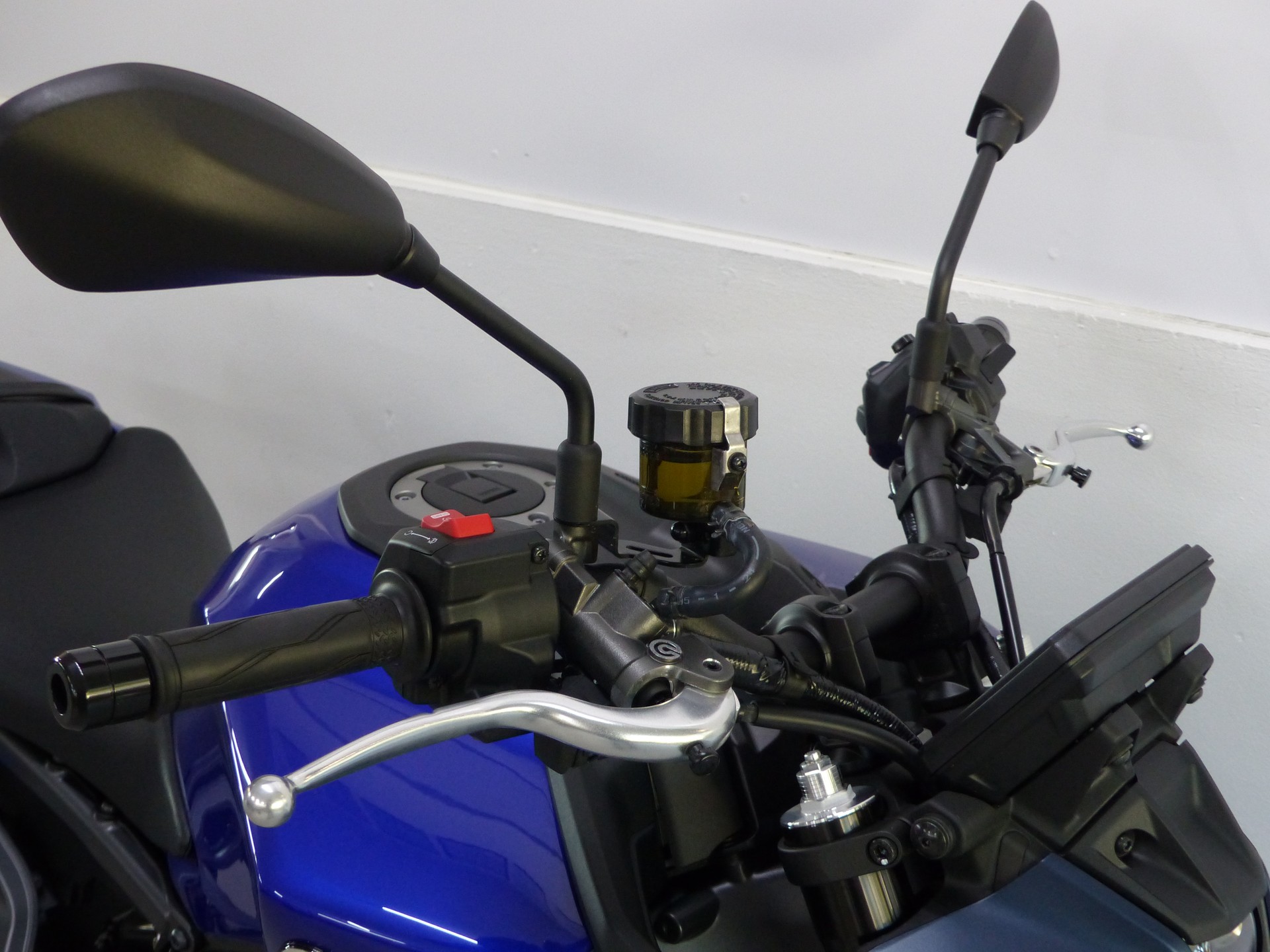 YAMAHA MT-09 ABS-image-2