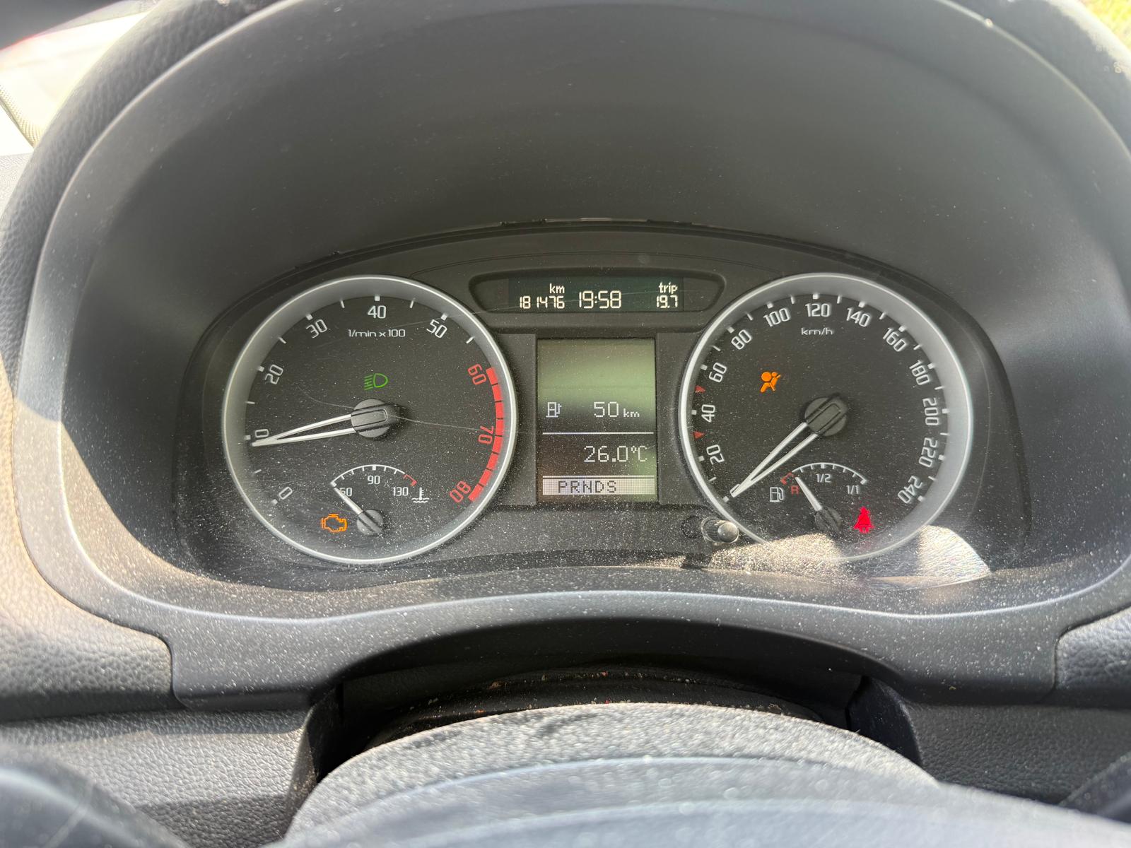 SKODA Roomster 1.6 Scout Automatic-image-9