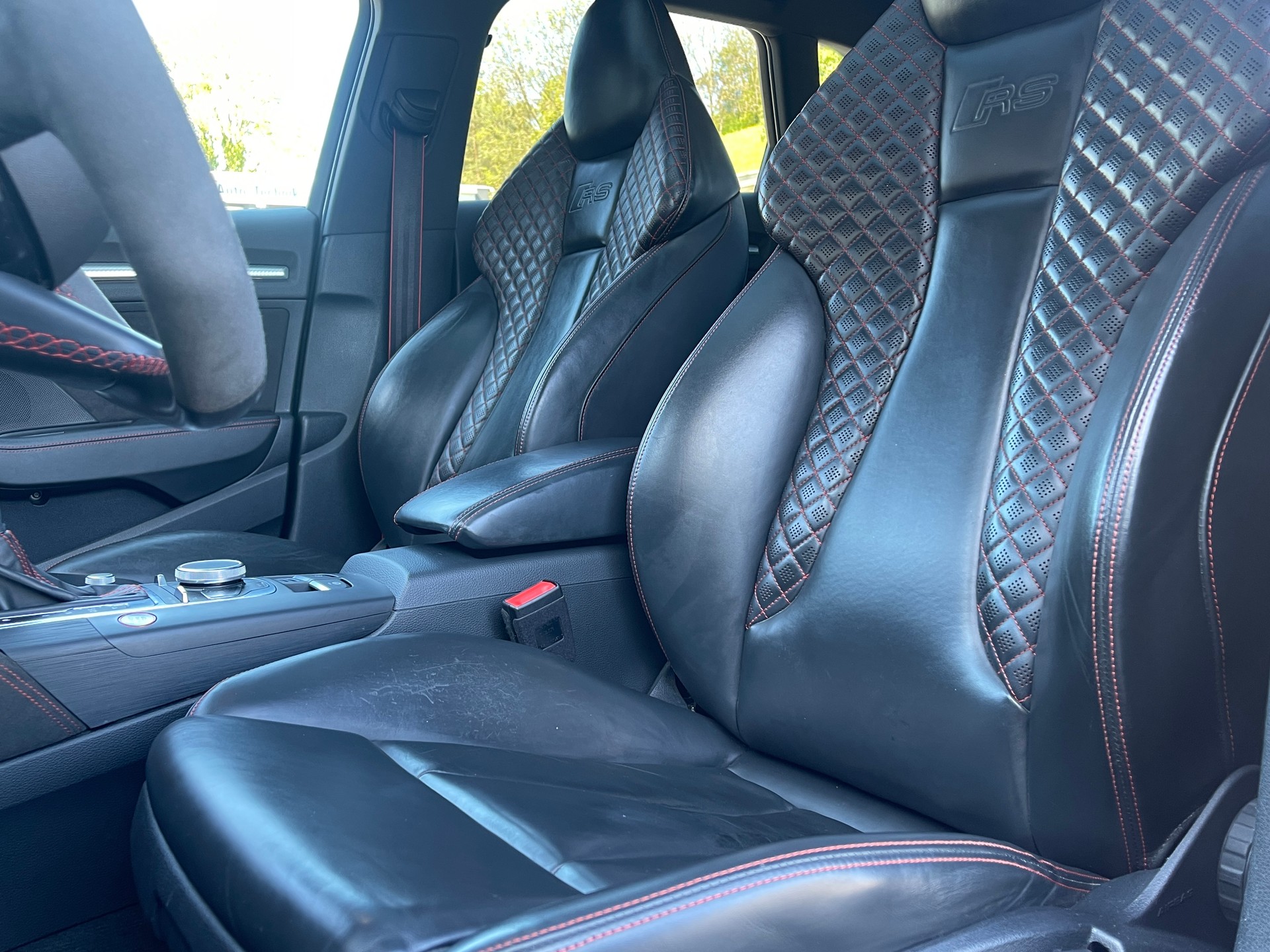 AUDI RS3 Sportback 2.5 TSI quattro S-tronic-image-9