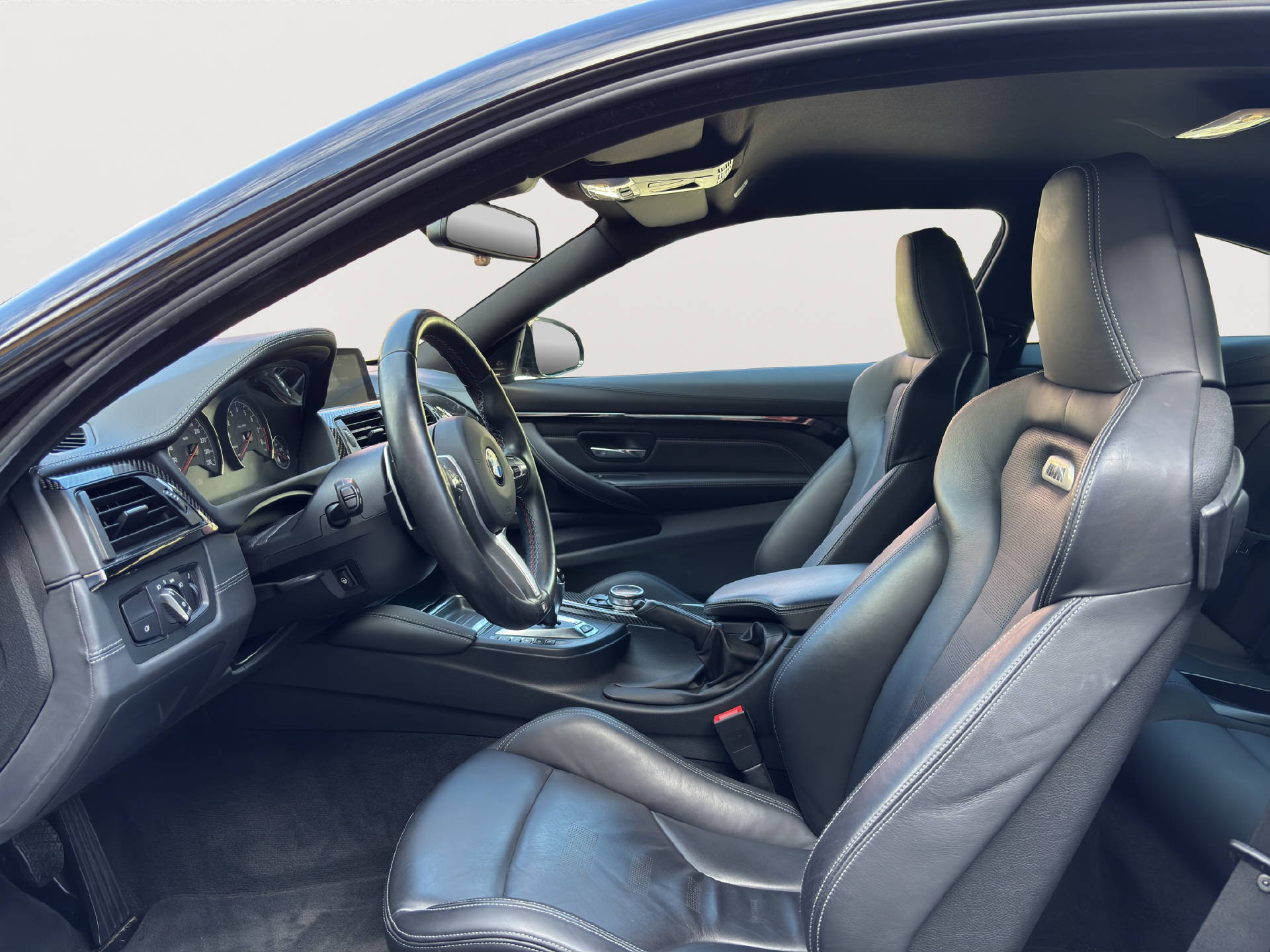 BMW M4 Coupé-image-10