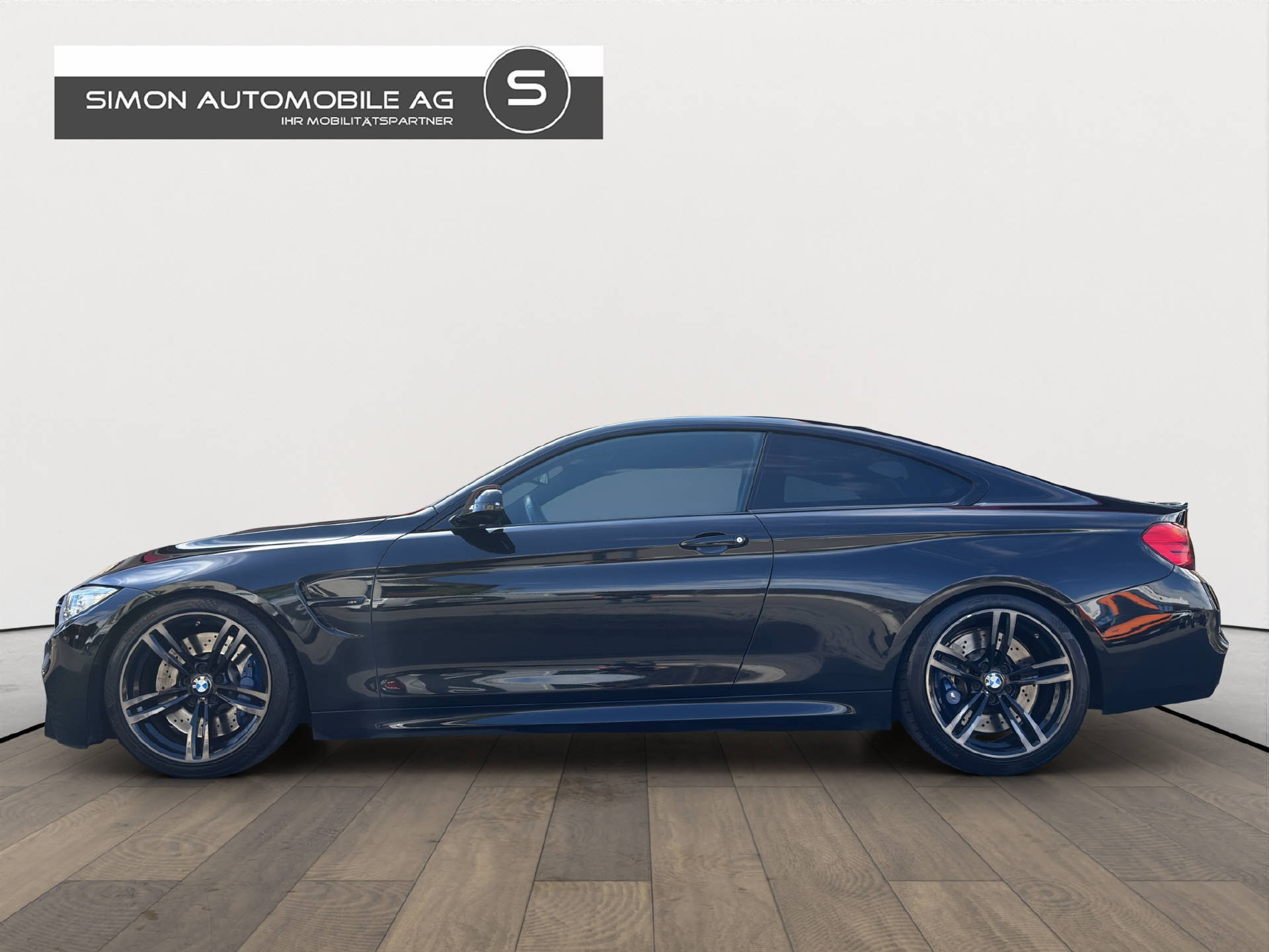 BMW M4 Coupé-showroom-element-2