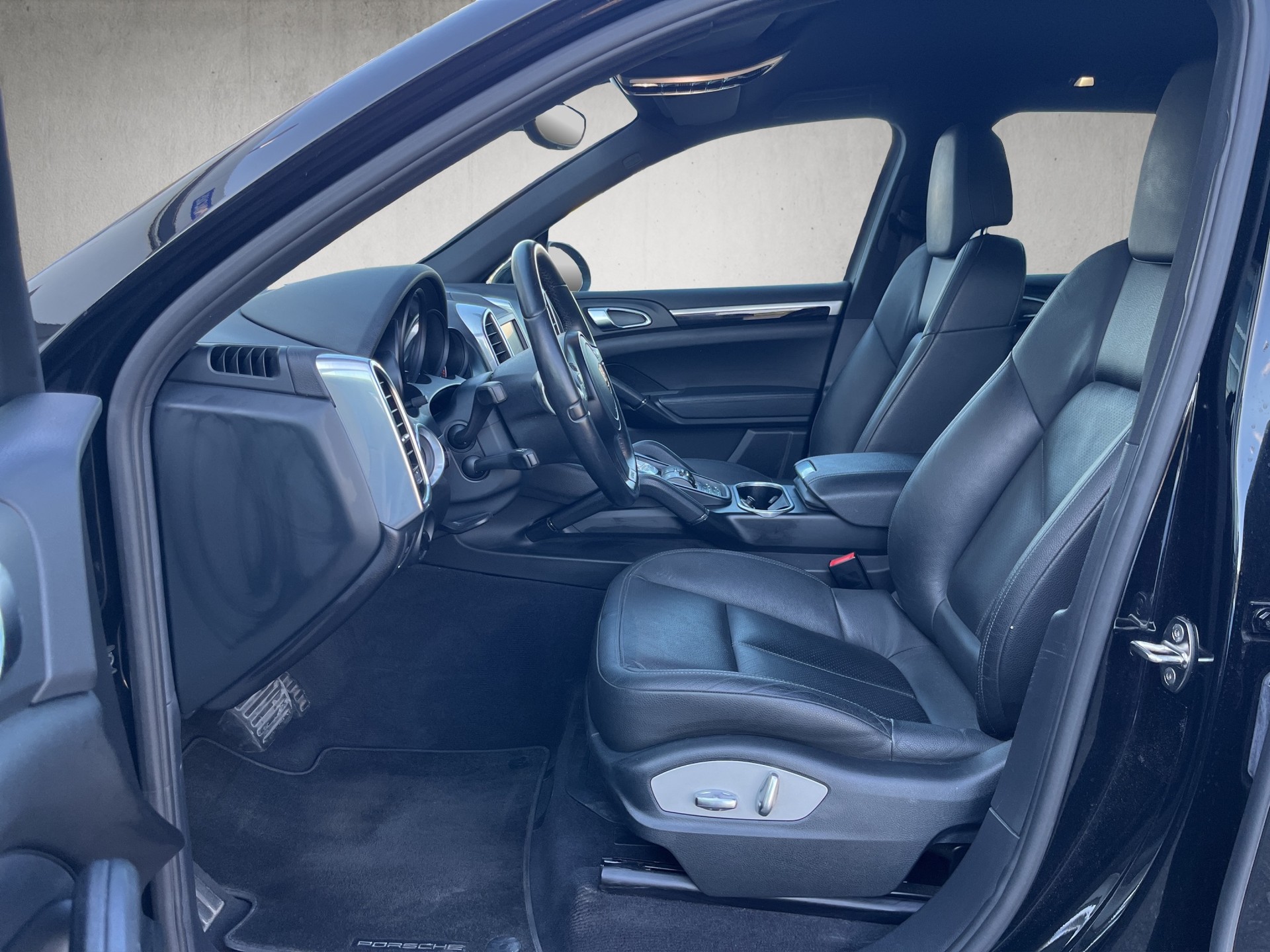 PORSCHE Cayenne Tiptronic-image-8