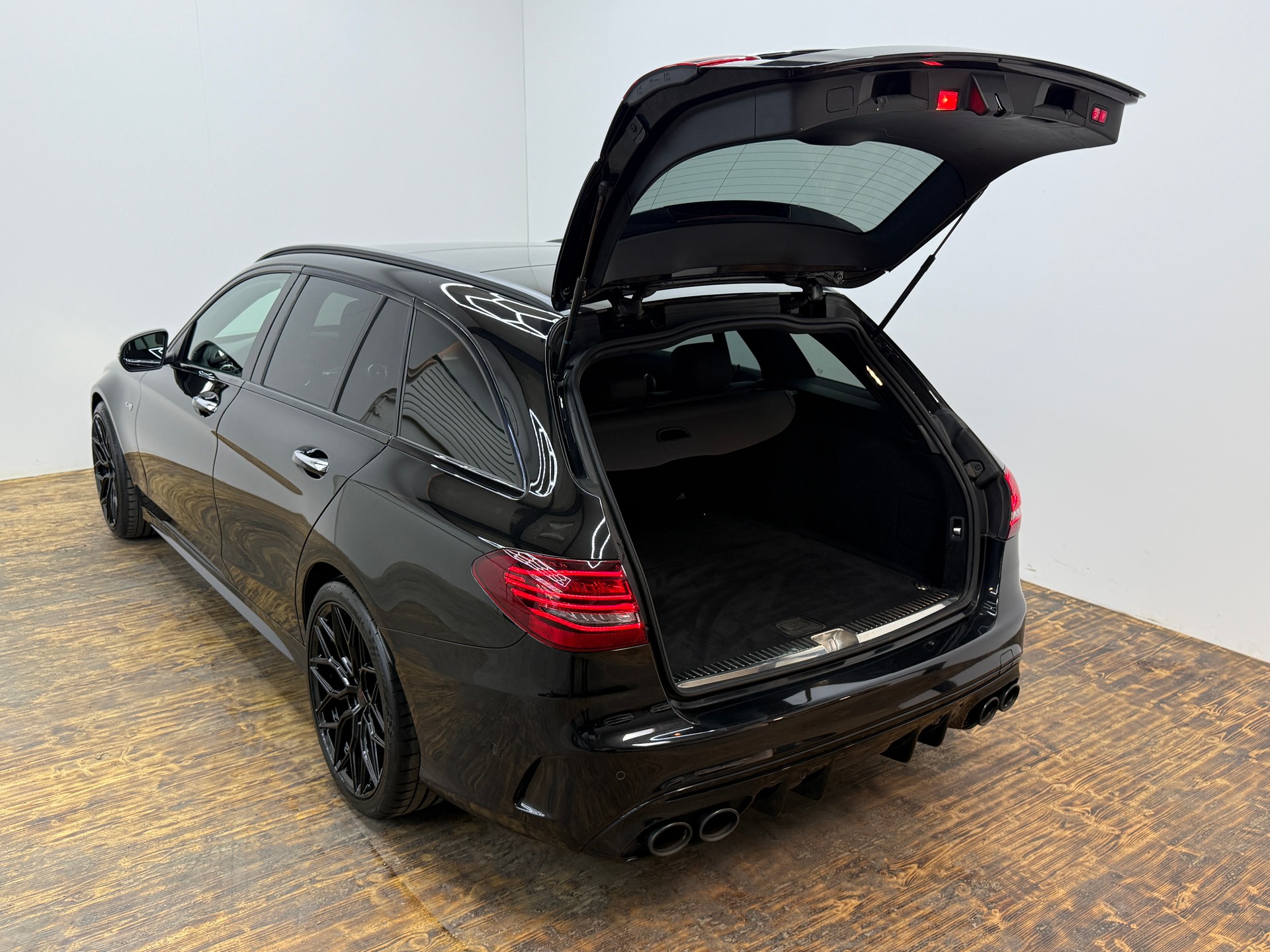 MERCEDES-BENZ C 43 AMG 4Matic 9G-Tronic-image-23