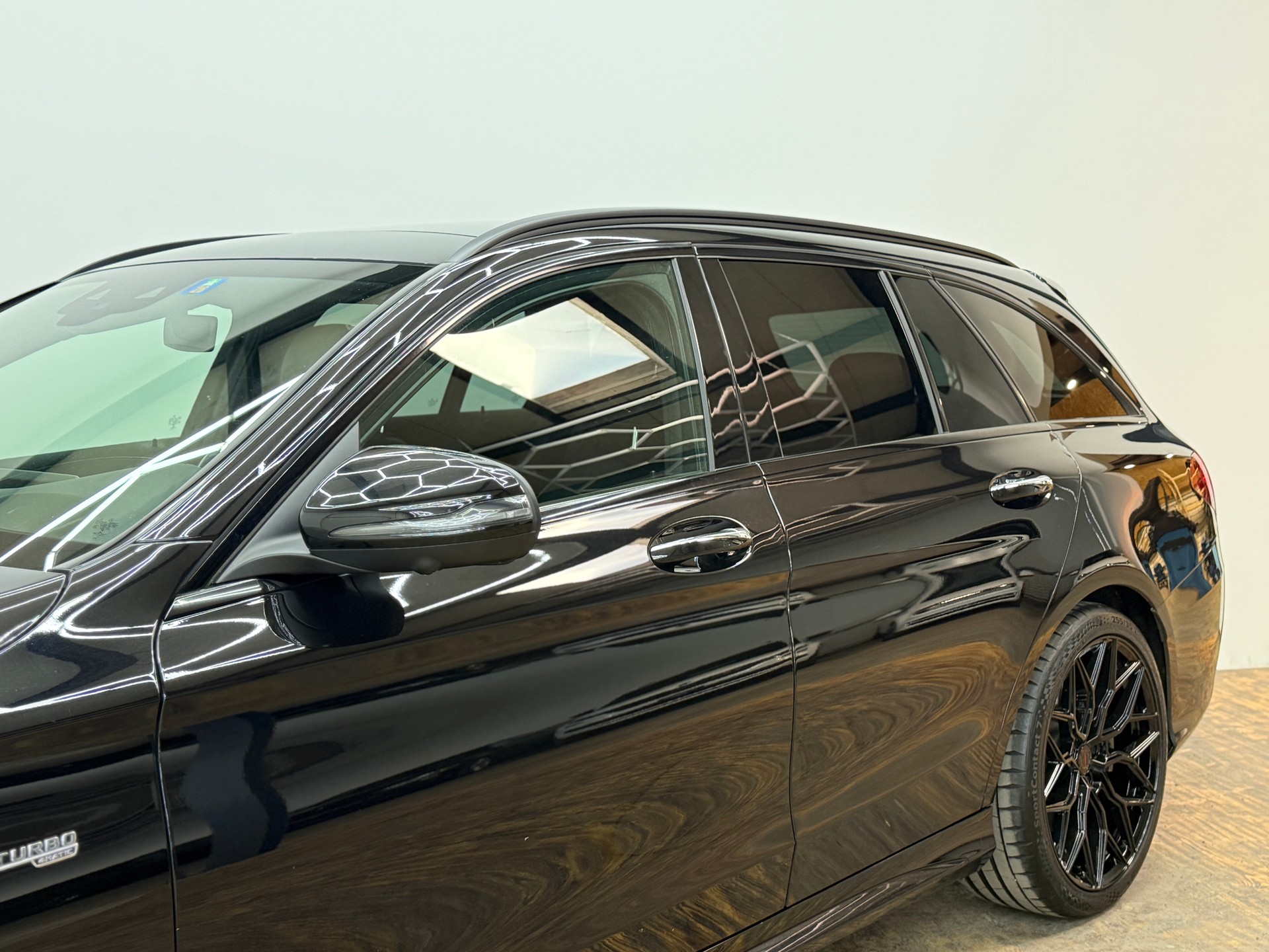 MERCEDES-BENZ C 43 AMG 4Matic 9G-Tronic-image-5