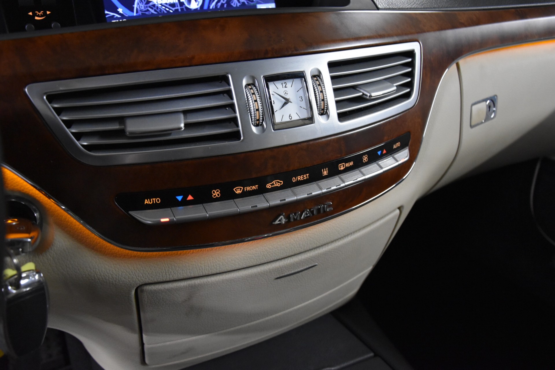 MERCEDES-BENZ S 500 4Matic 7G-Tronic AMG-PAKET-image-21