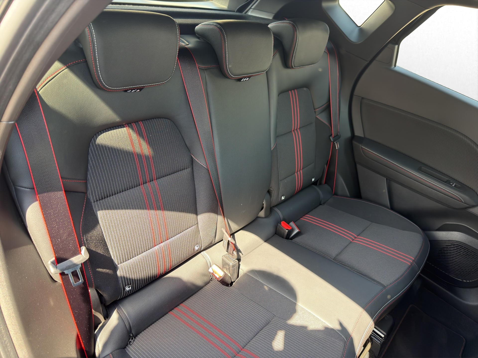 RENAULT Captur 1.3 TCe EDC R.S.Line-image-12