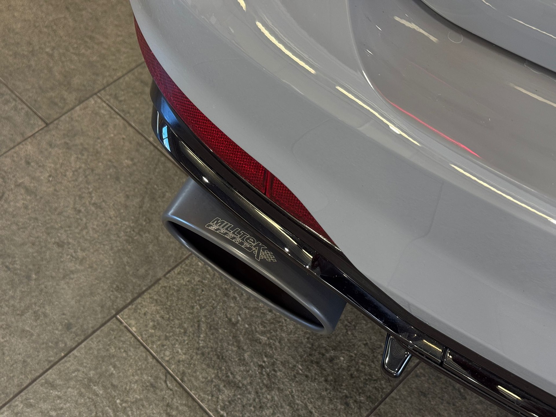 AUDI RS4 Avant quattro tiptronic-image-10