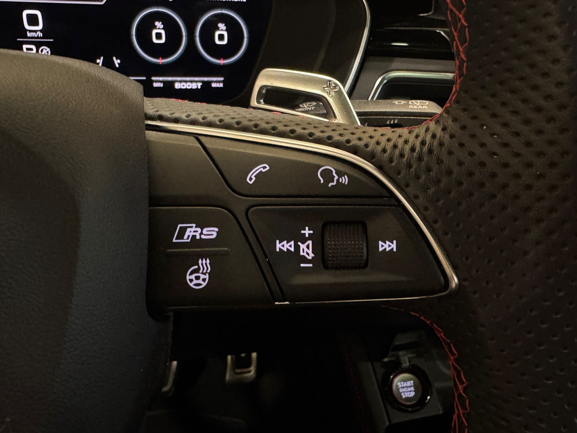 AUDI RS4 Avant quattro tiptronic-image-13