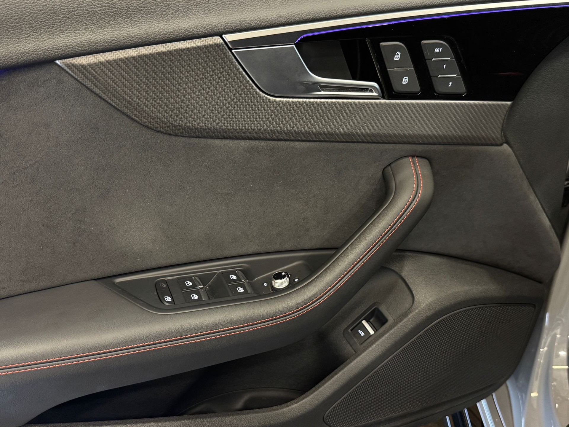 AUDI RS4 Avant quattro tiptronic-image-15