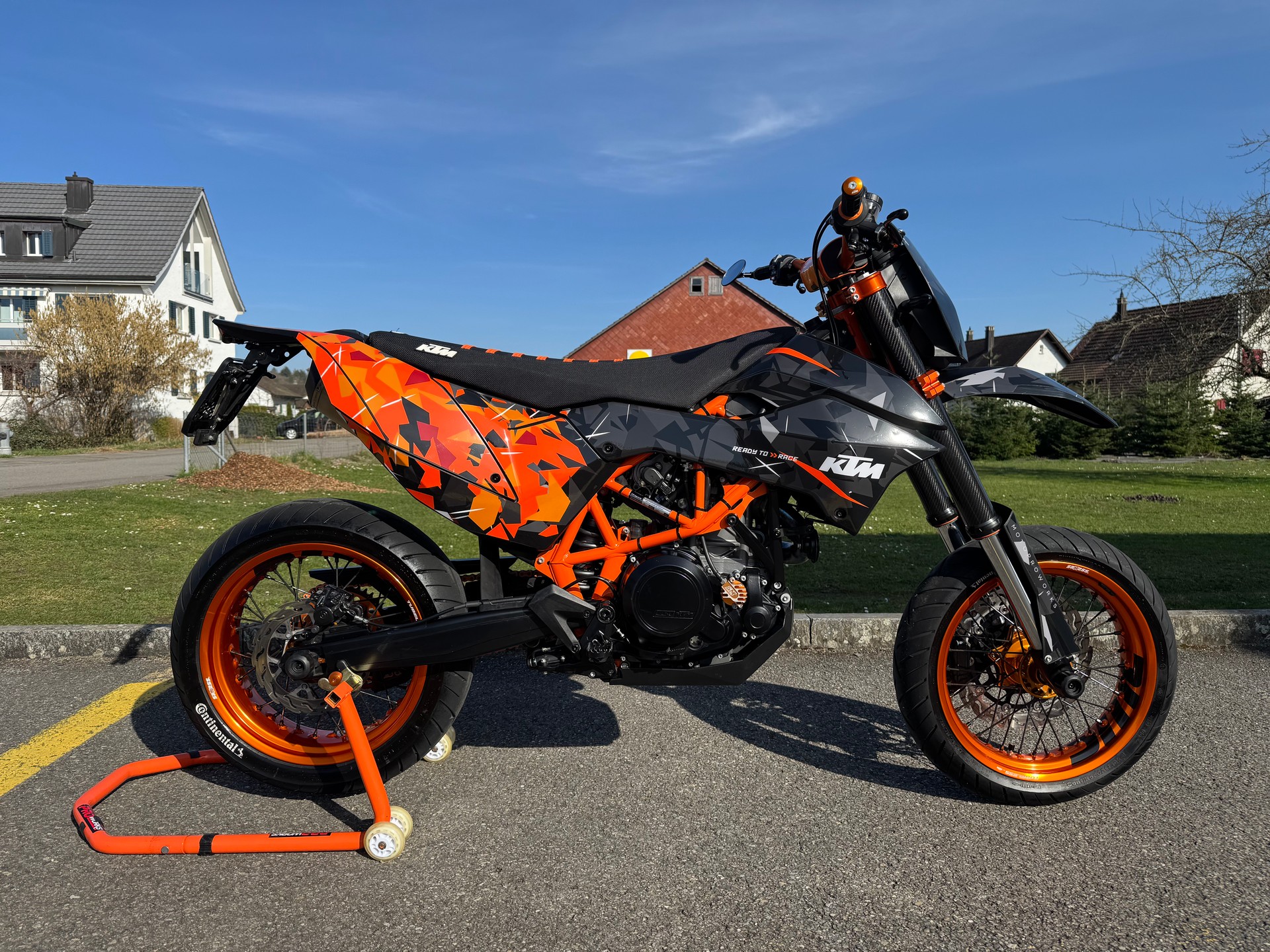 KTM 690 SMC R-image-1