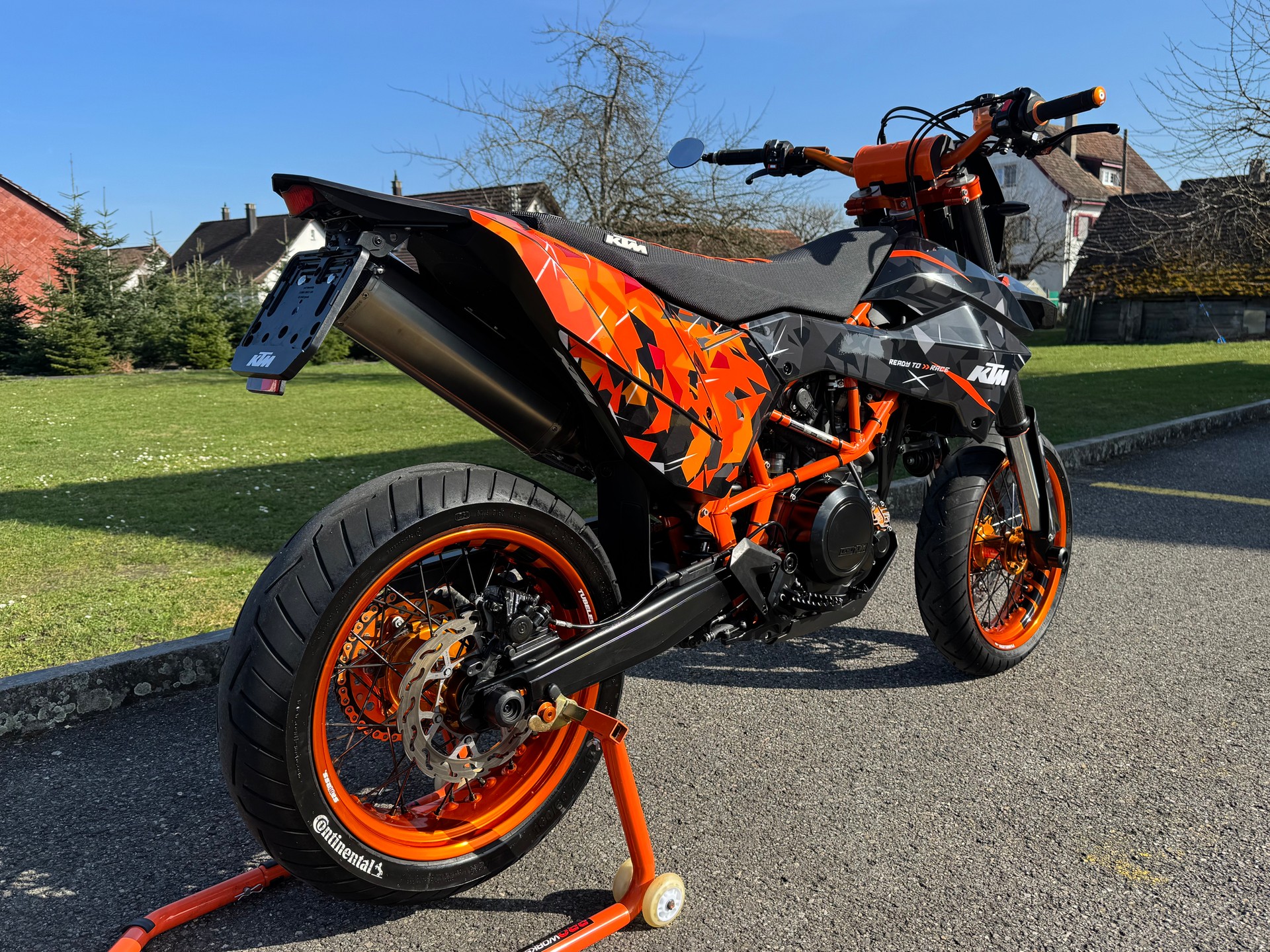 KTM 690 SMC R-image-2