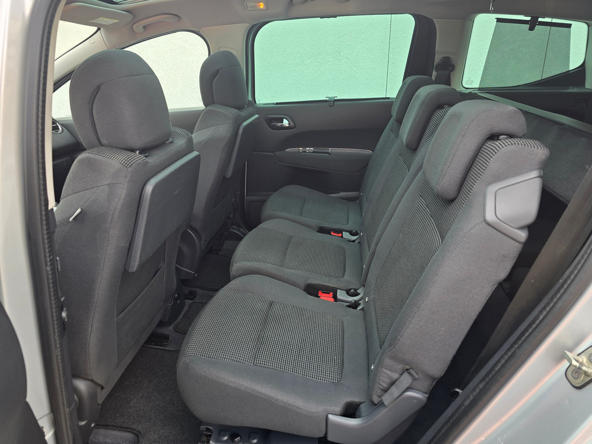 PEUGEOT 5008 1.6 BlueHDi Allure Tiptronic-image-15