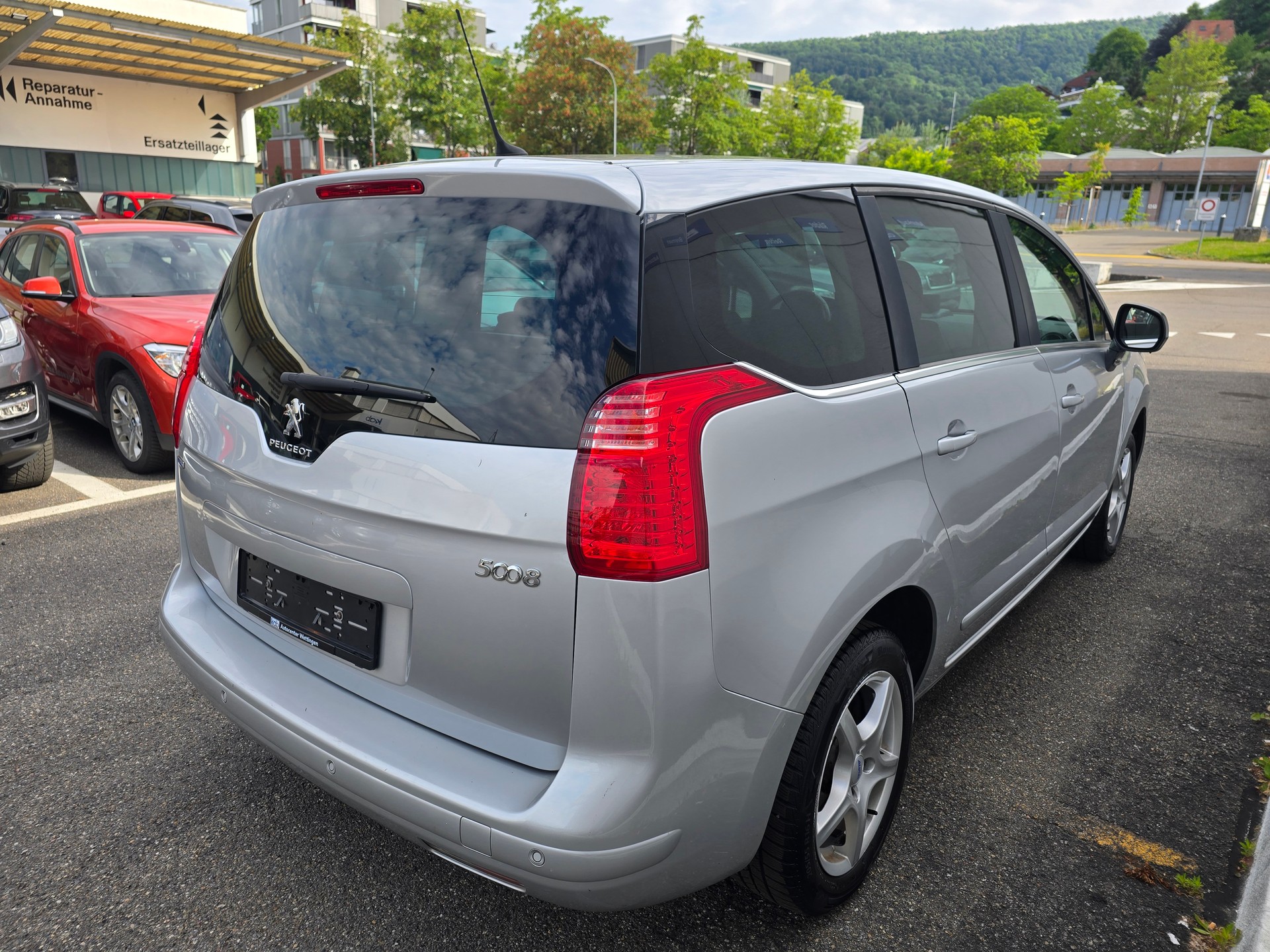 PEUGEOT 5008 1.6 BlueHDi Allure Tiptronic-image-8