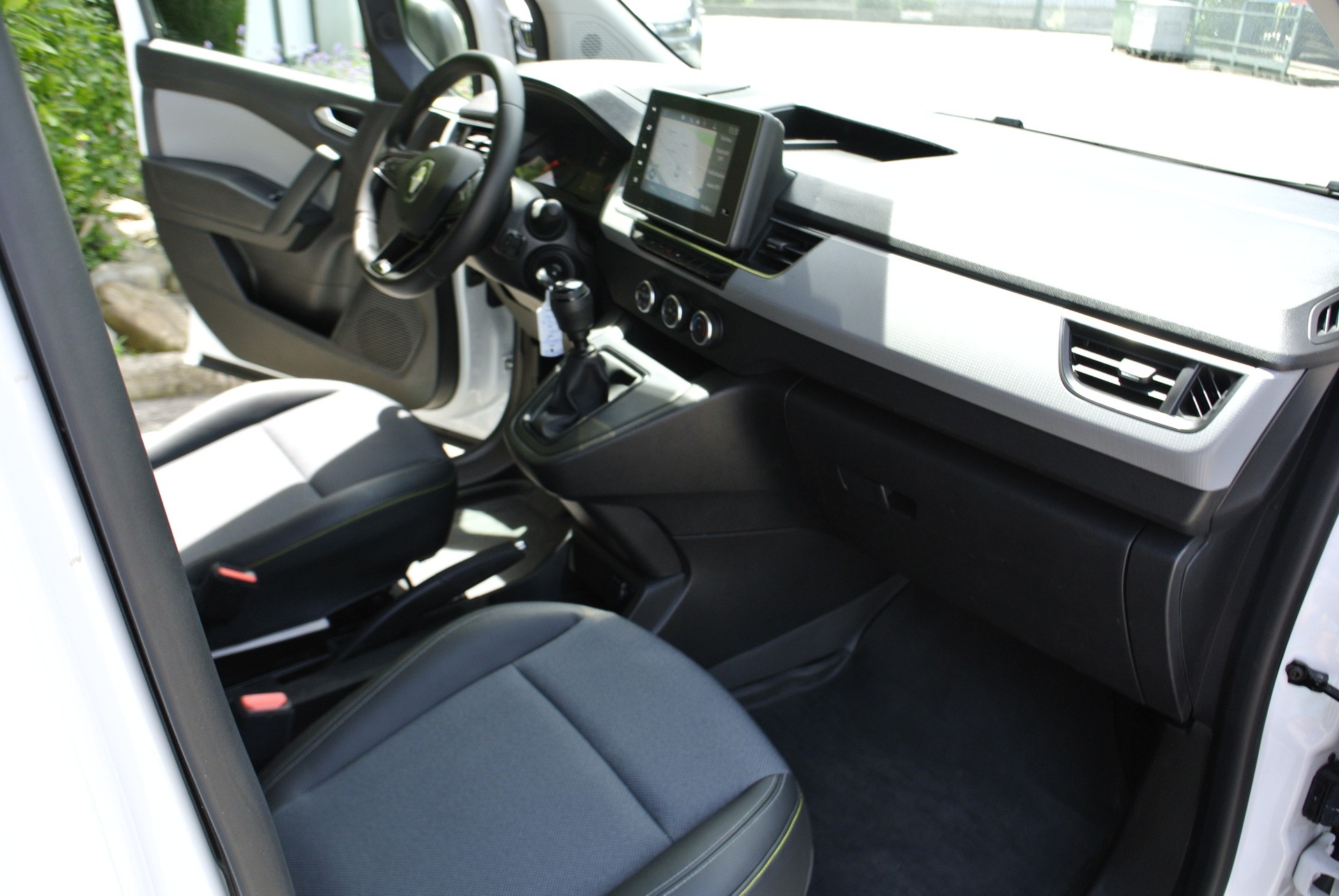 RENAULT Kangoo Van 1.5 dCi Standard 95 Extra-image-12
