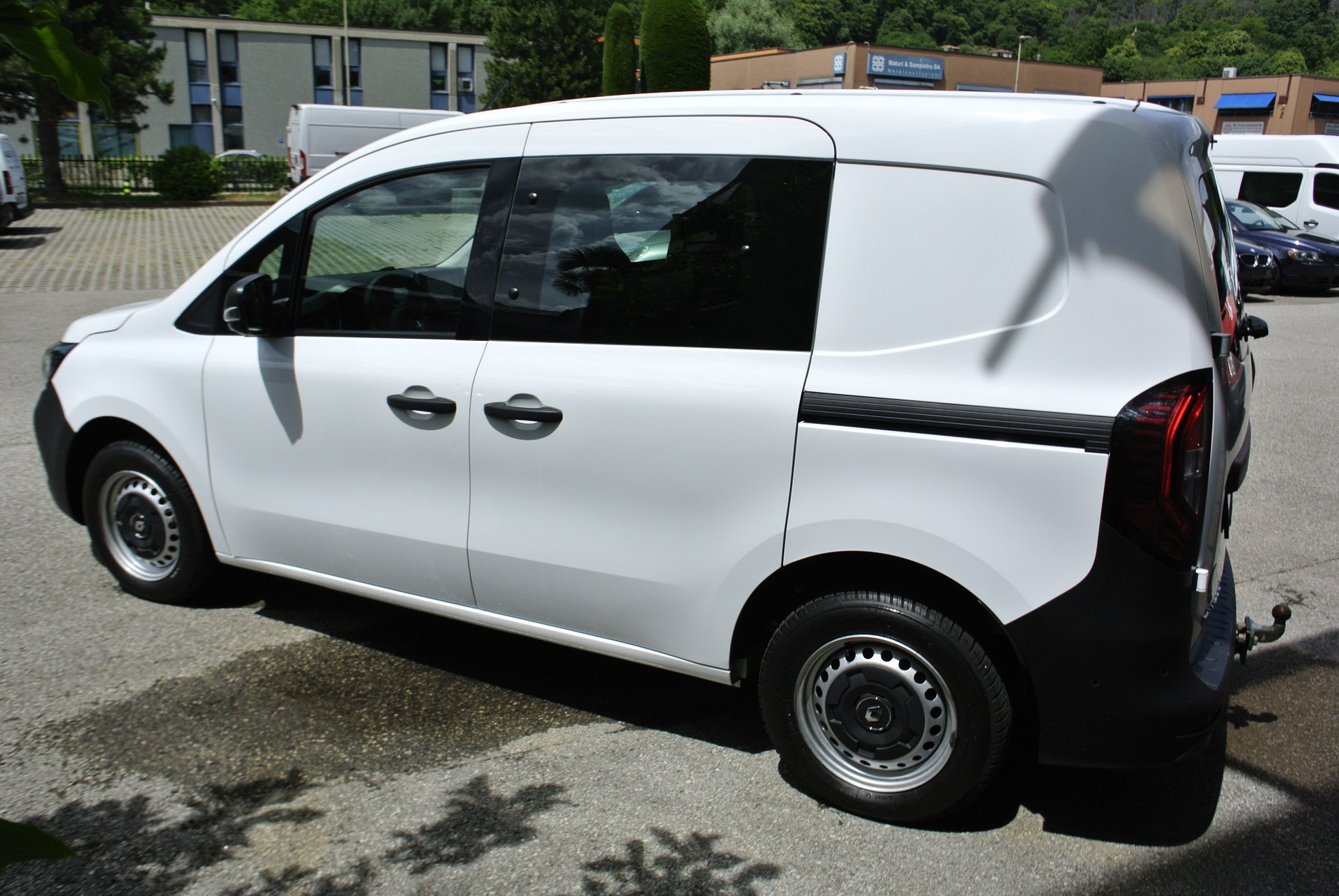 RENAULT Kangoo Van 1.5 dCi Standard 95 Extra-image-7