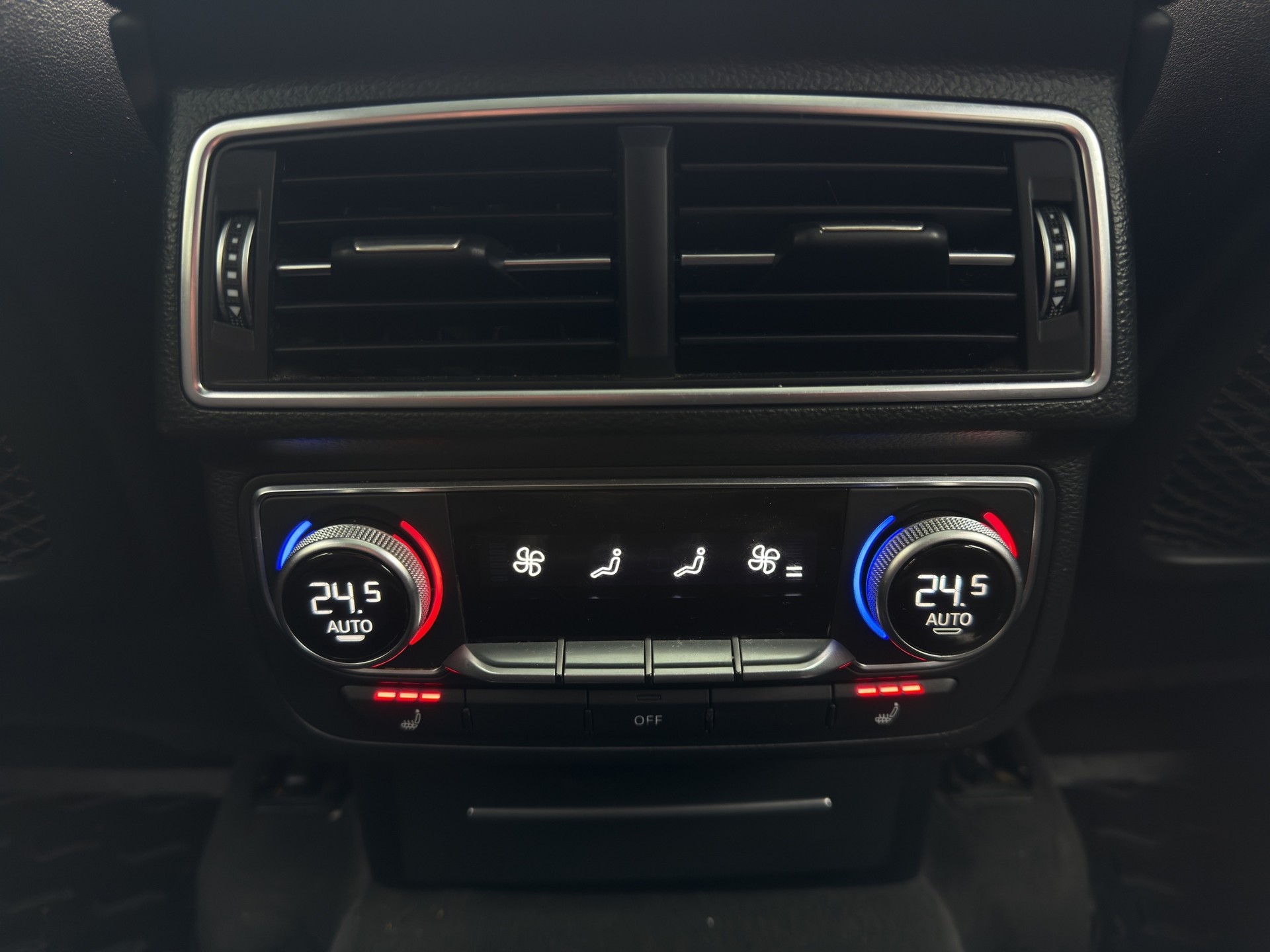 AUDI SQ7 4.0 TDI quattro tiptronic-image-13