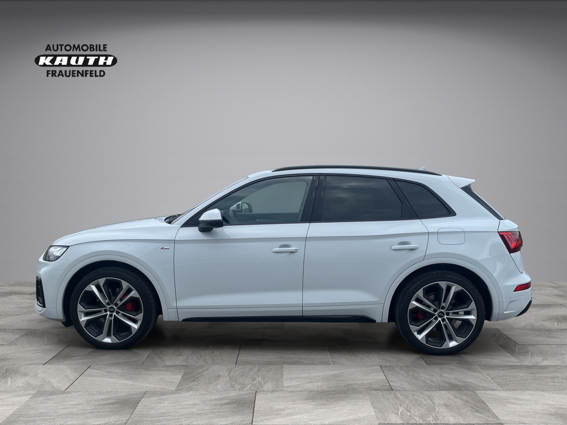 AUDI Q5 55 TFSI e PHEV S line quattro S-tronic*Buiness, Luftfederung, Head-up, B&O, AHK, Panodach, (5-Jahre Garantie)-showroom-element-1